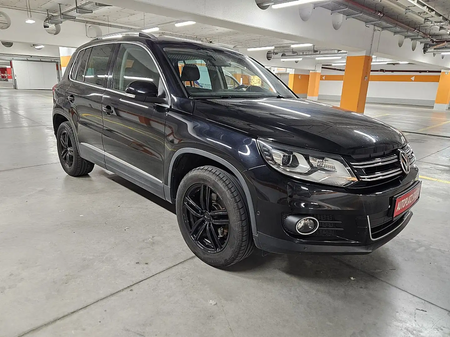 Volkswagen Tiguan 2,0 TDI BMT 4Motion Karat DSG Schwarz - 2