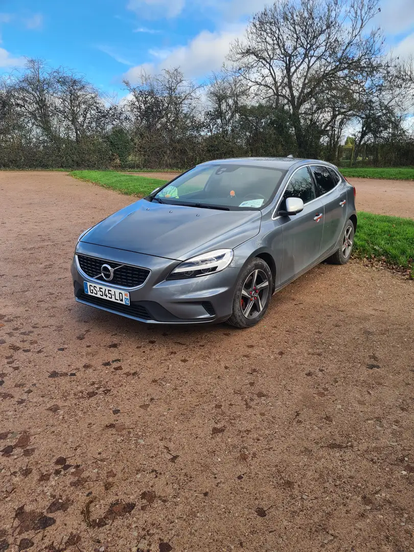 Volvo V40 V40 T2 122 ch R-Design Gris - 1