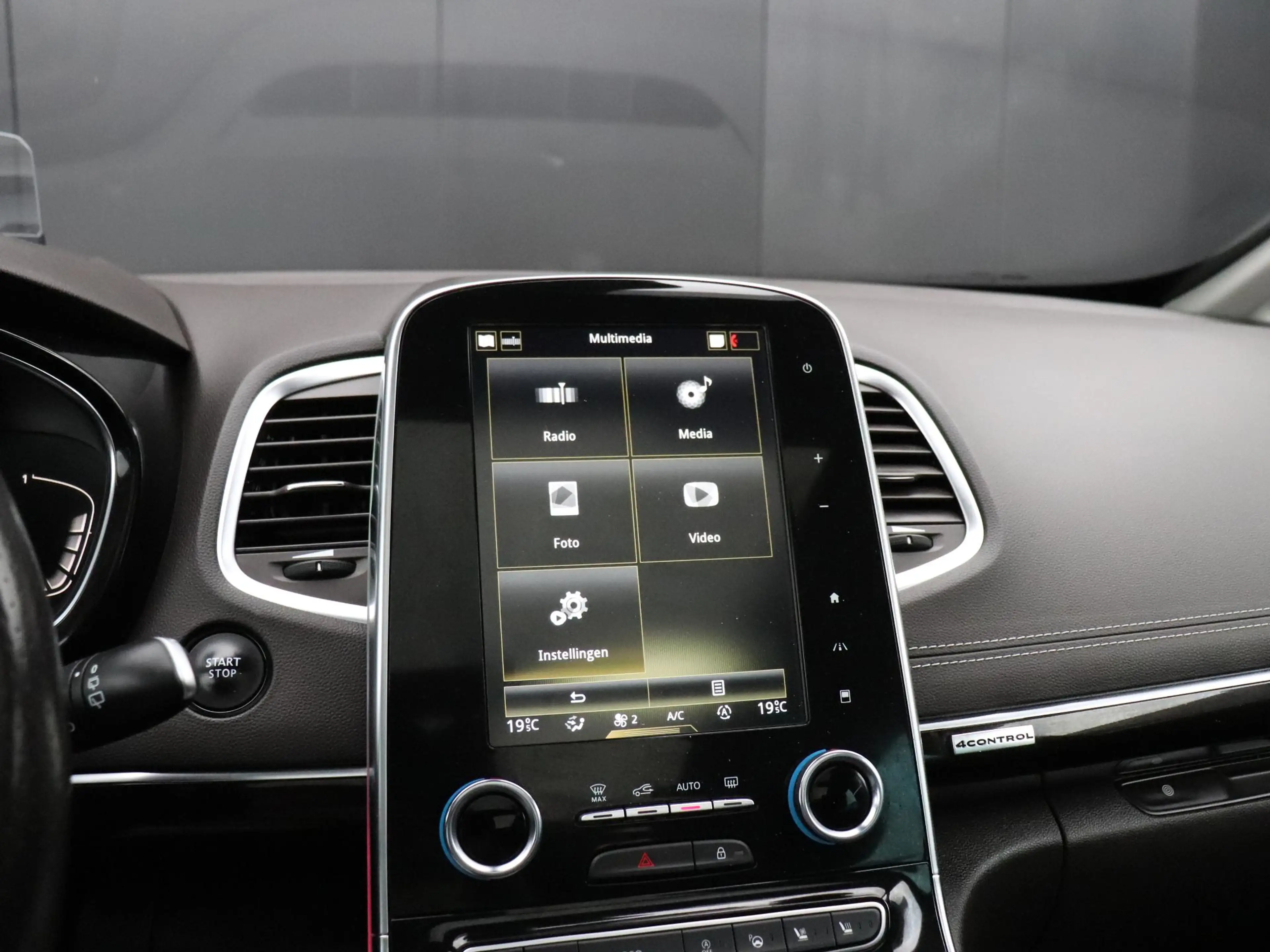 Renault Espace 1.8 TCe Initiale Paris 7p. | LEDER | BOSE | TREKHA — photo 8
