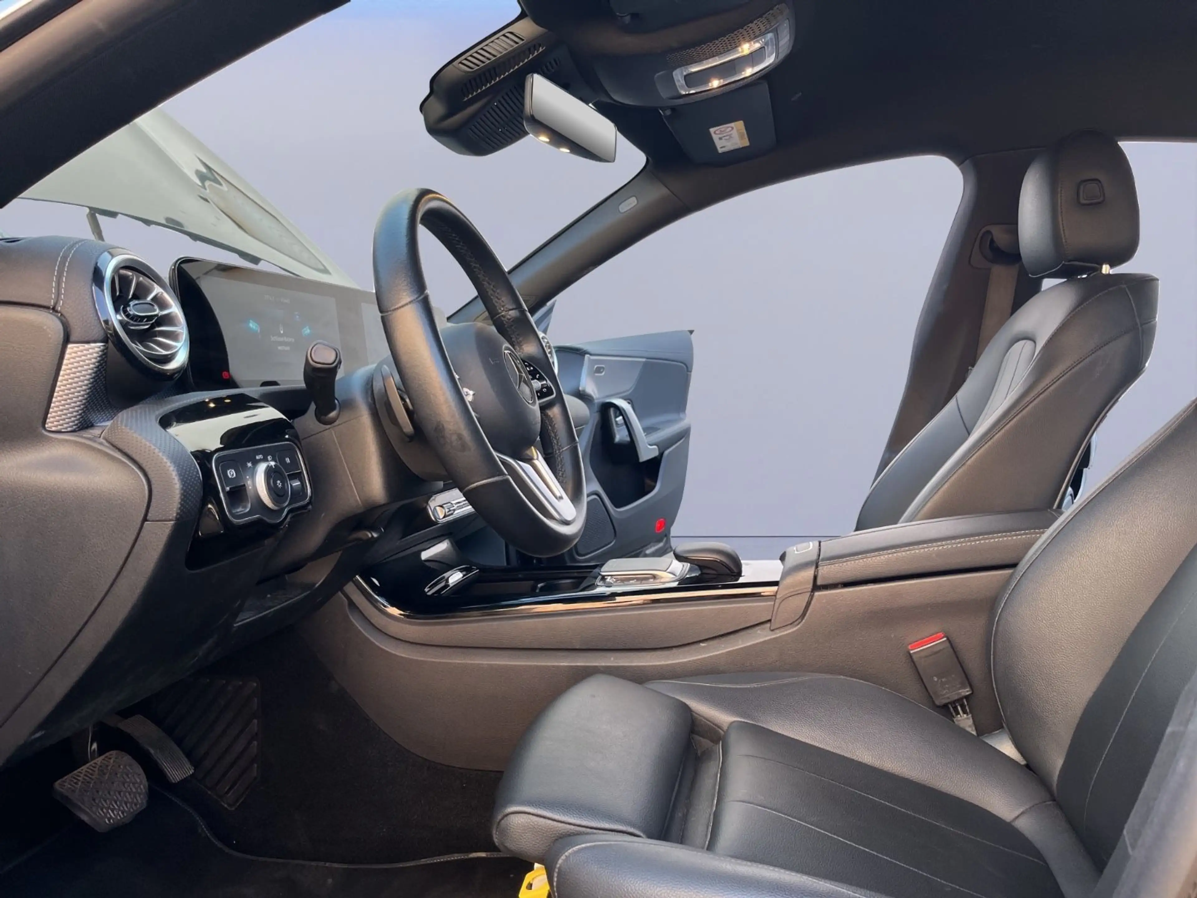 Mercedes-Benz CLA 180 Leder/Wide/AHK/SHZ/Kam+2xPDC/Ambient — photo 9