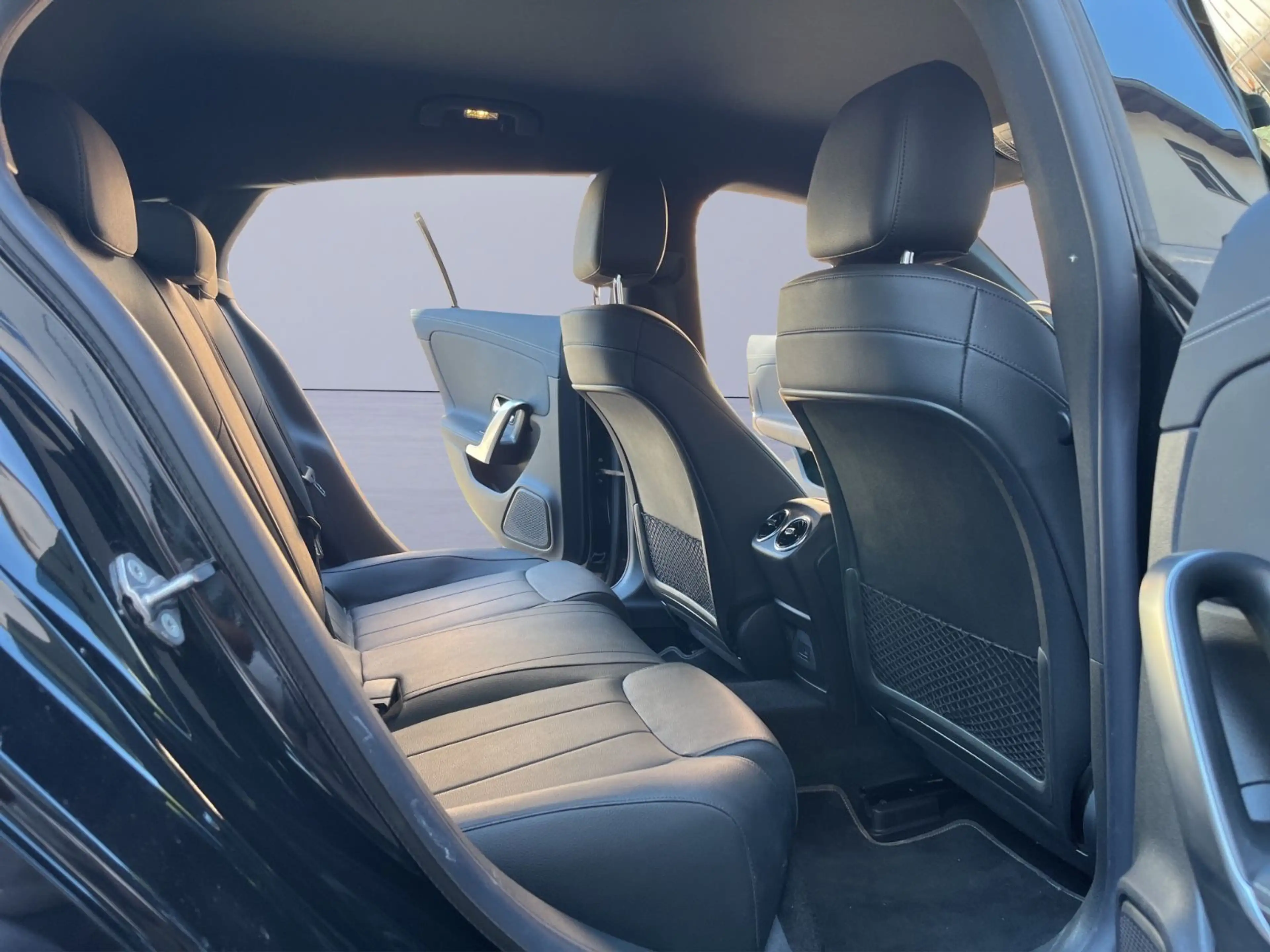 Mercedes-Benz CLA 180 Leder/Wide/AHK/SHZ/Kam+2xPDC/Ambient — photo 14