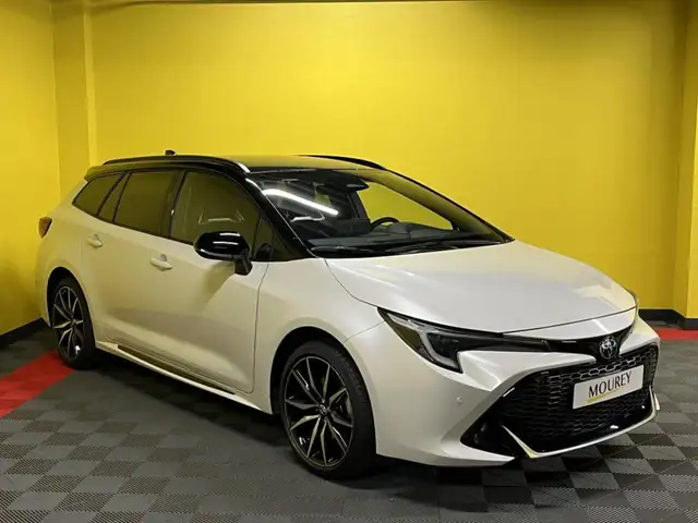 Toyota Corolla view 3
