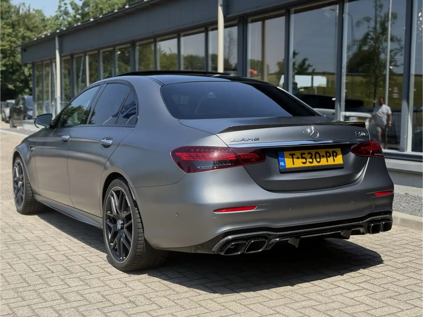 Mercedes-Benz E 63 AMG S 4MATIC+ Keramisch + Kuip Carbon Grau - 2