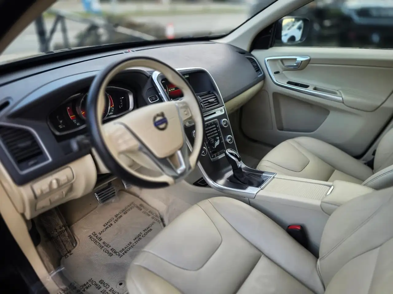 Volvo XC60 снимка Volvo XC60