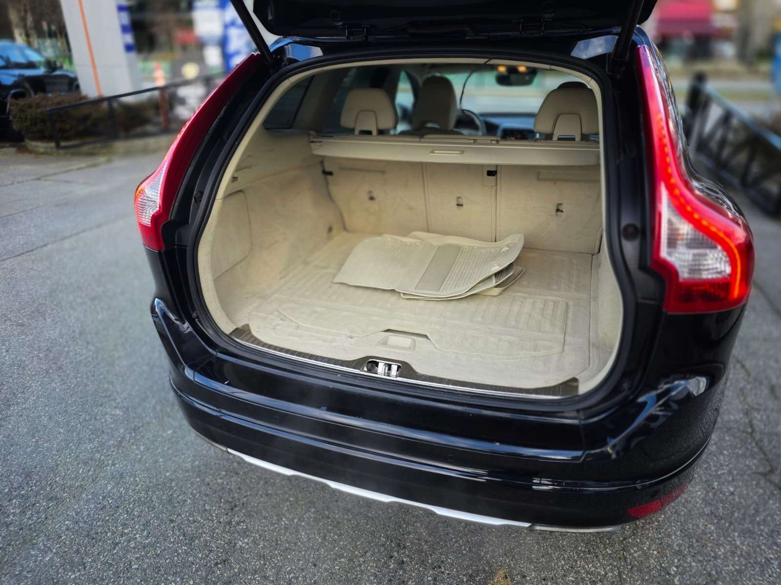 2015 Volvo XC60 Good Condition/Premier Plus/Turbocharged/AWD thumb 30