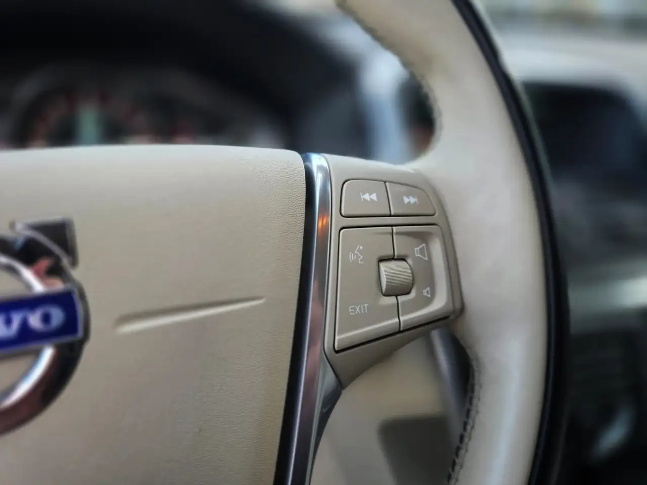 Volvo XC60 снимка Volvo XC60