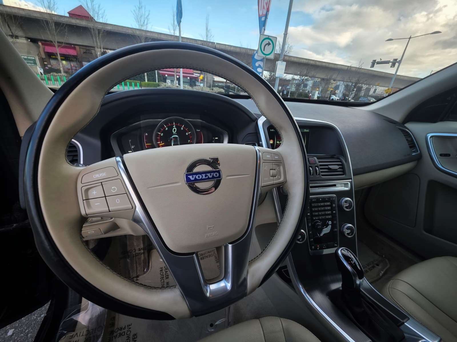2015 Volvo XC60 Good Condition/Premier Plus/Turbocharged/AWD thumb 15
