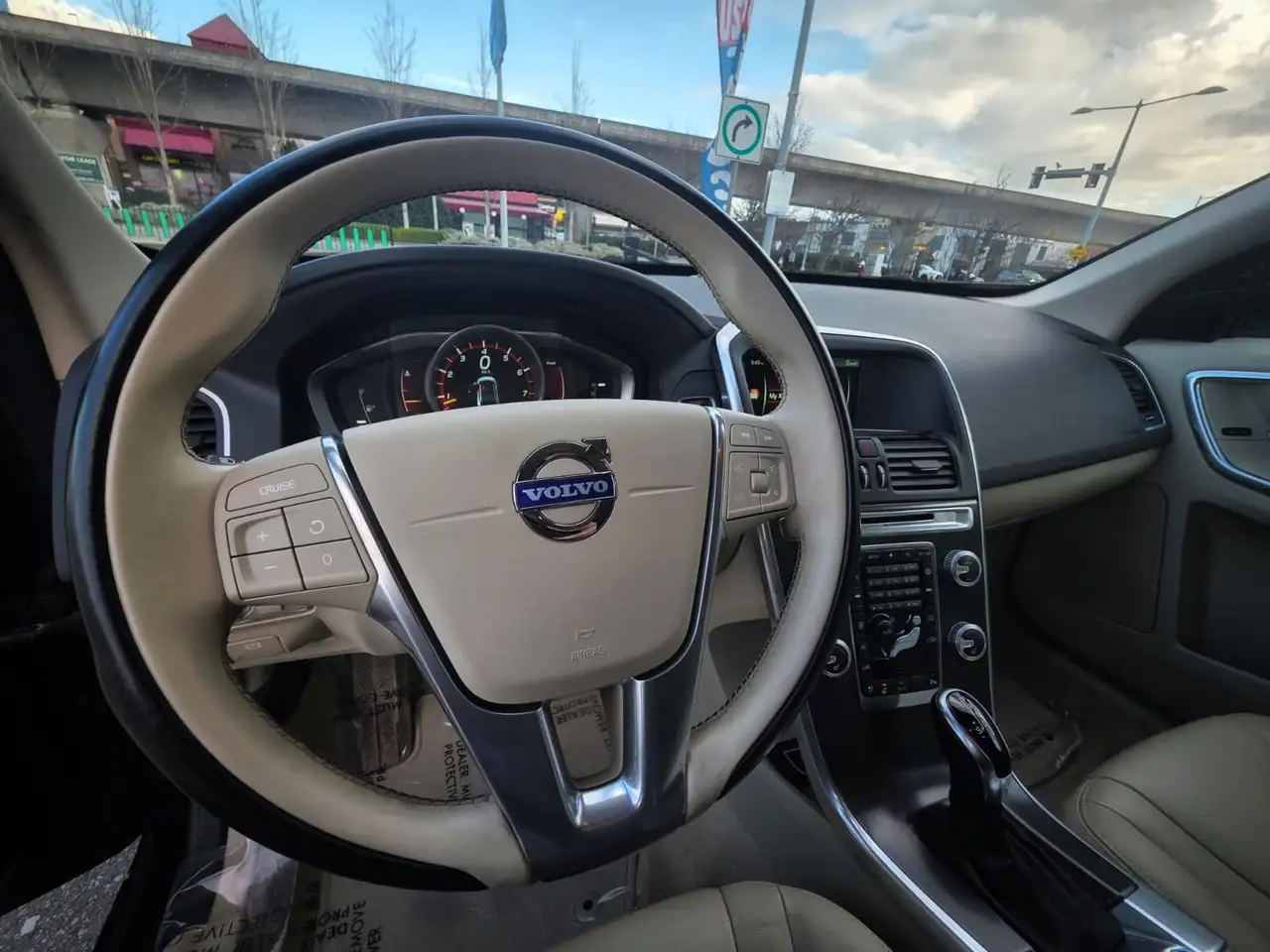 Volvo XC60 снимка Volvo XC60