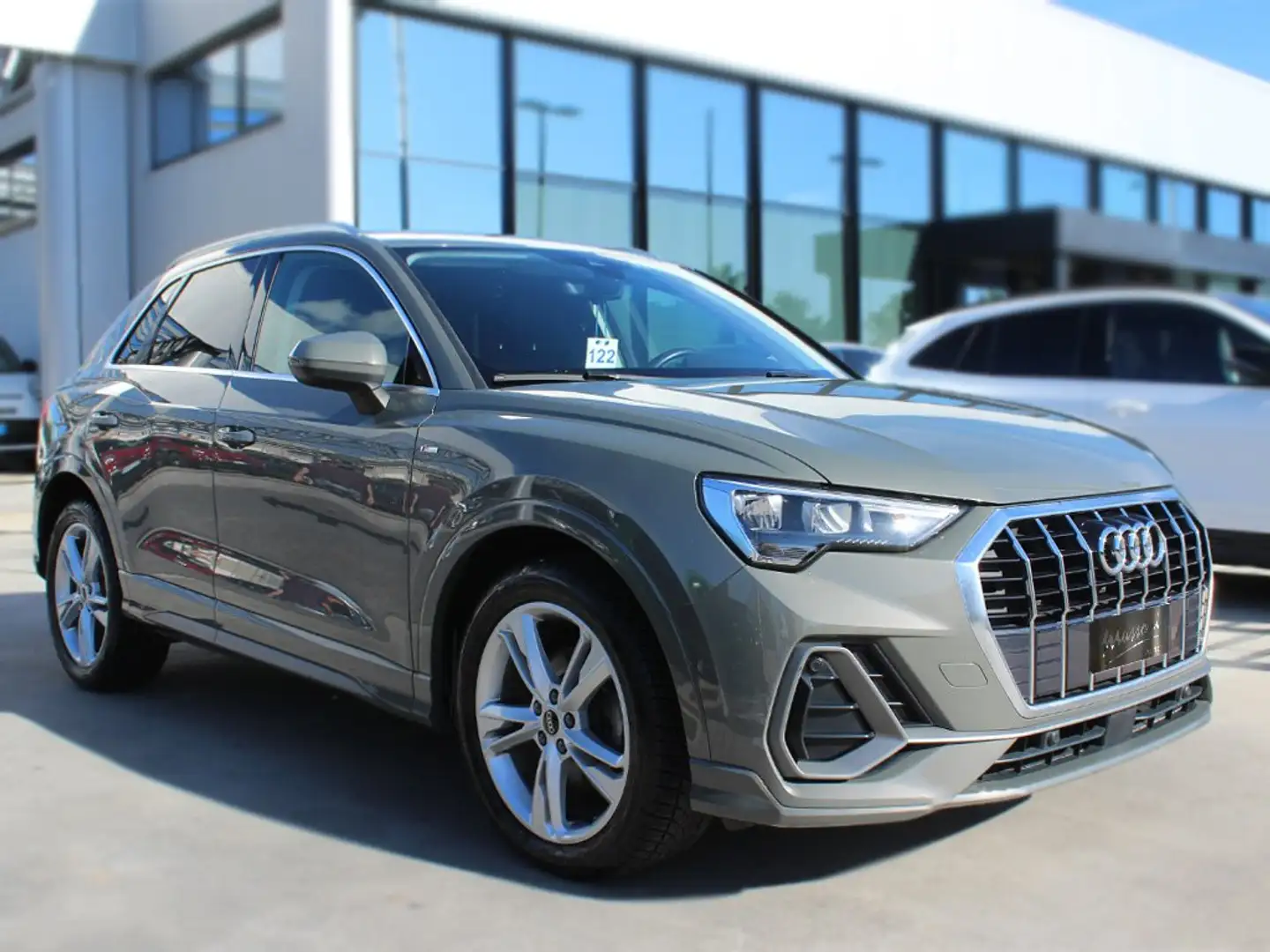 Audi Q3 35 2.0 tdi S line edition s-tronic Gris - 1