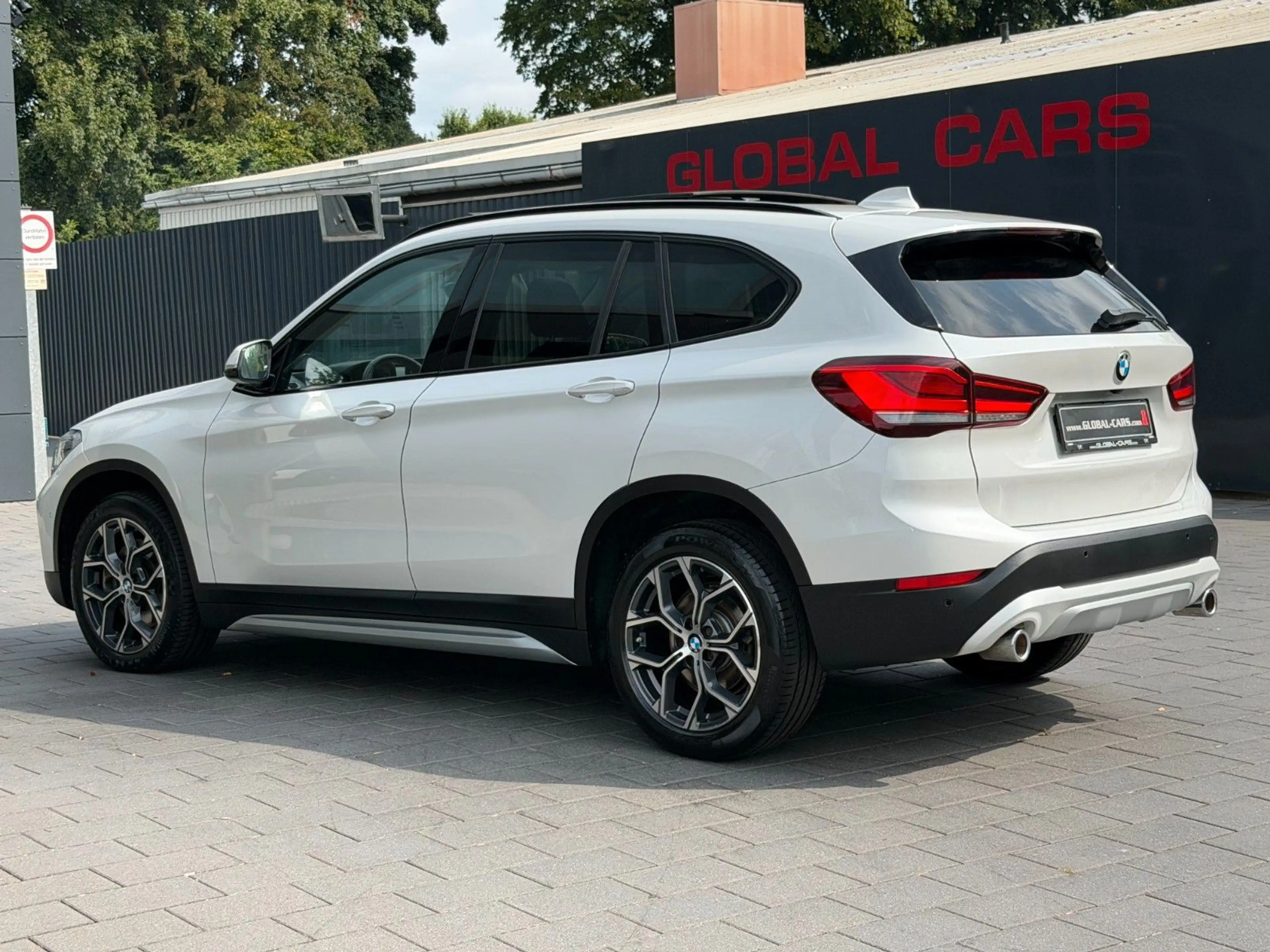 BMW X1 sDRIVE 20d X-LINE*PANO*ACC*HUD* — photo 11