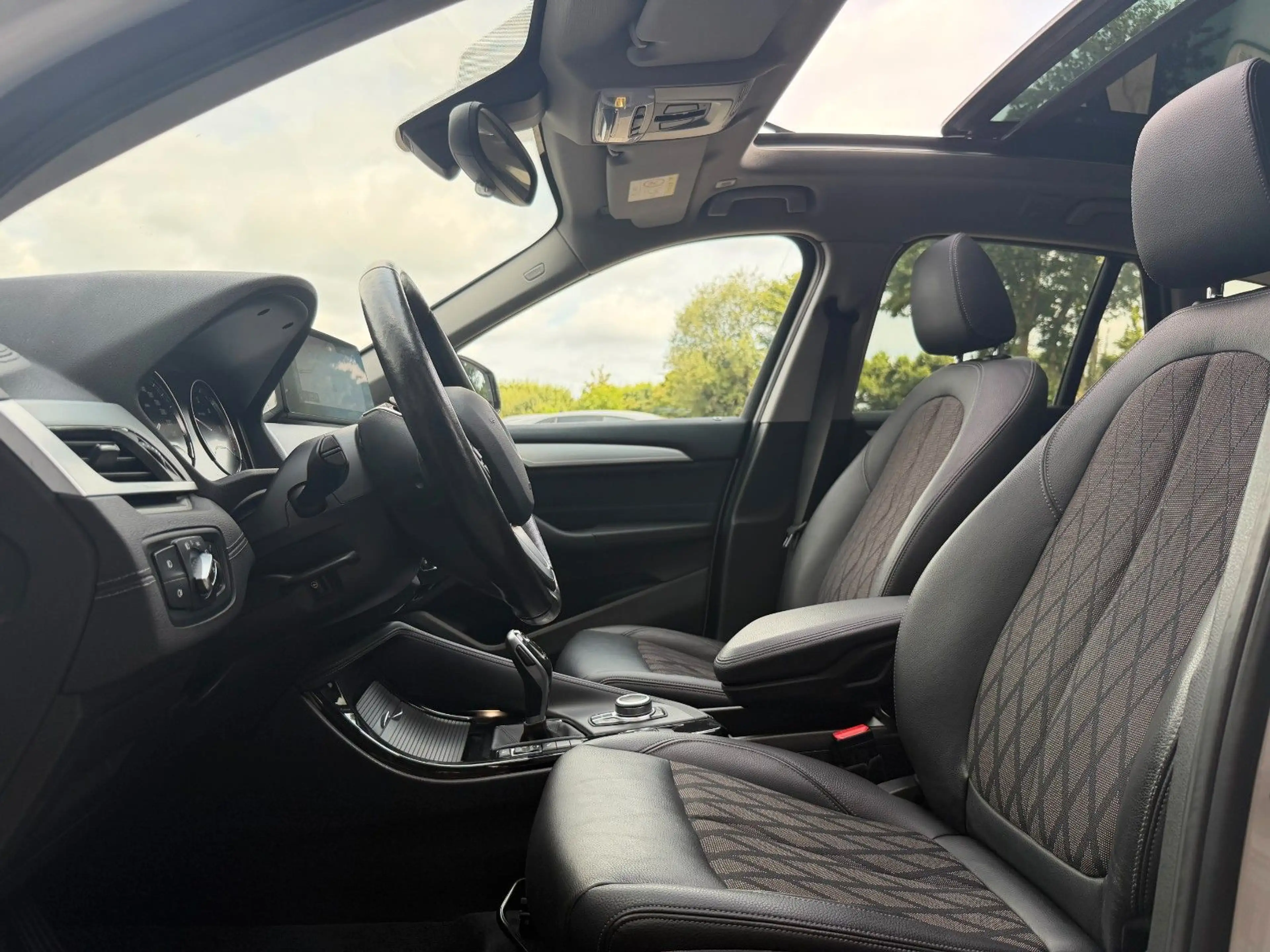 BMW X1 sDRIVE 20d X-LINE*PANO*ACC*HUD* — photo 6