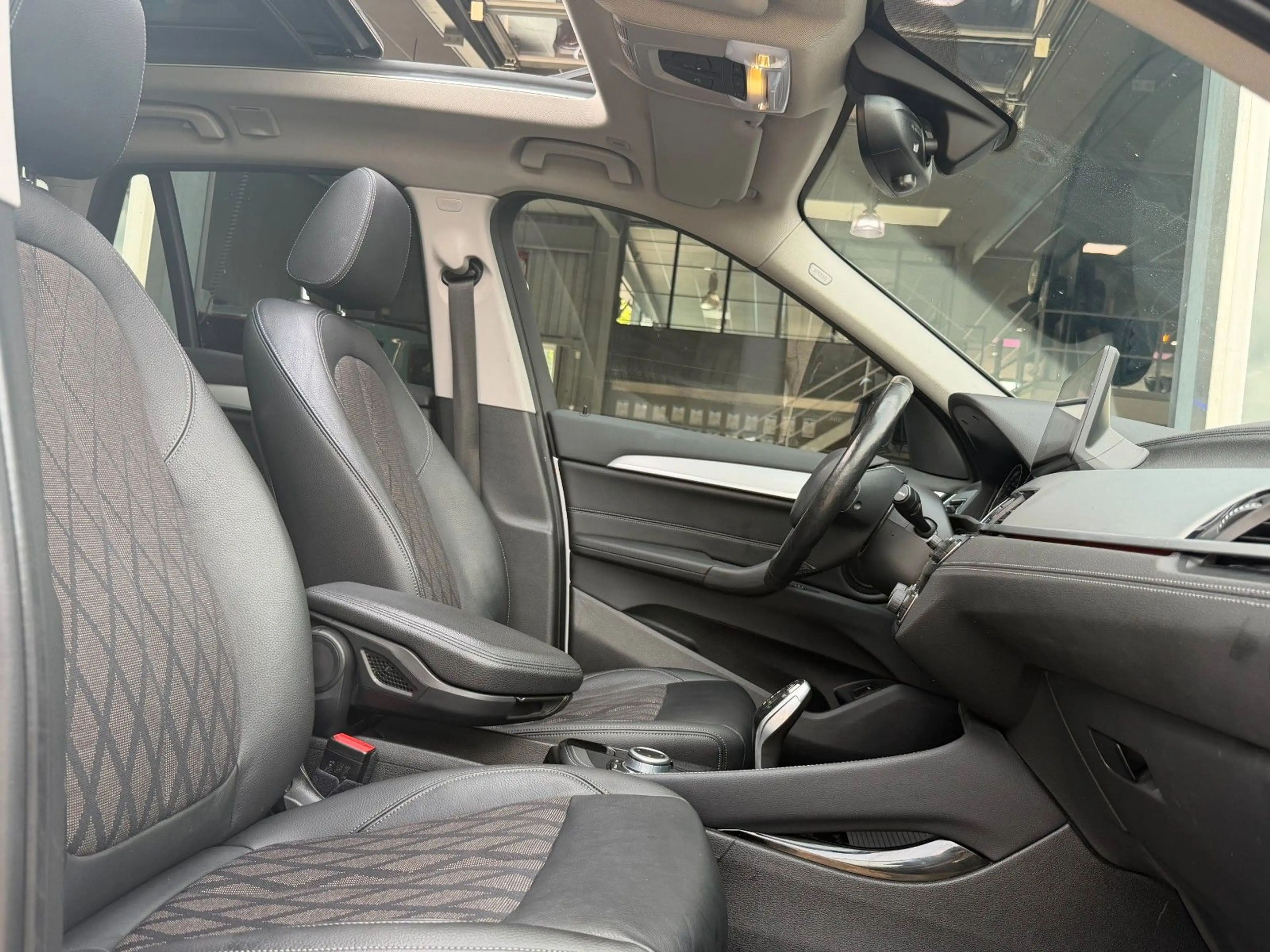 BMW X1 sDRIVE 20d X-LINE*PANO*ACC*HUD* — photo 7
