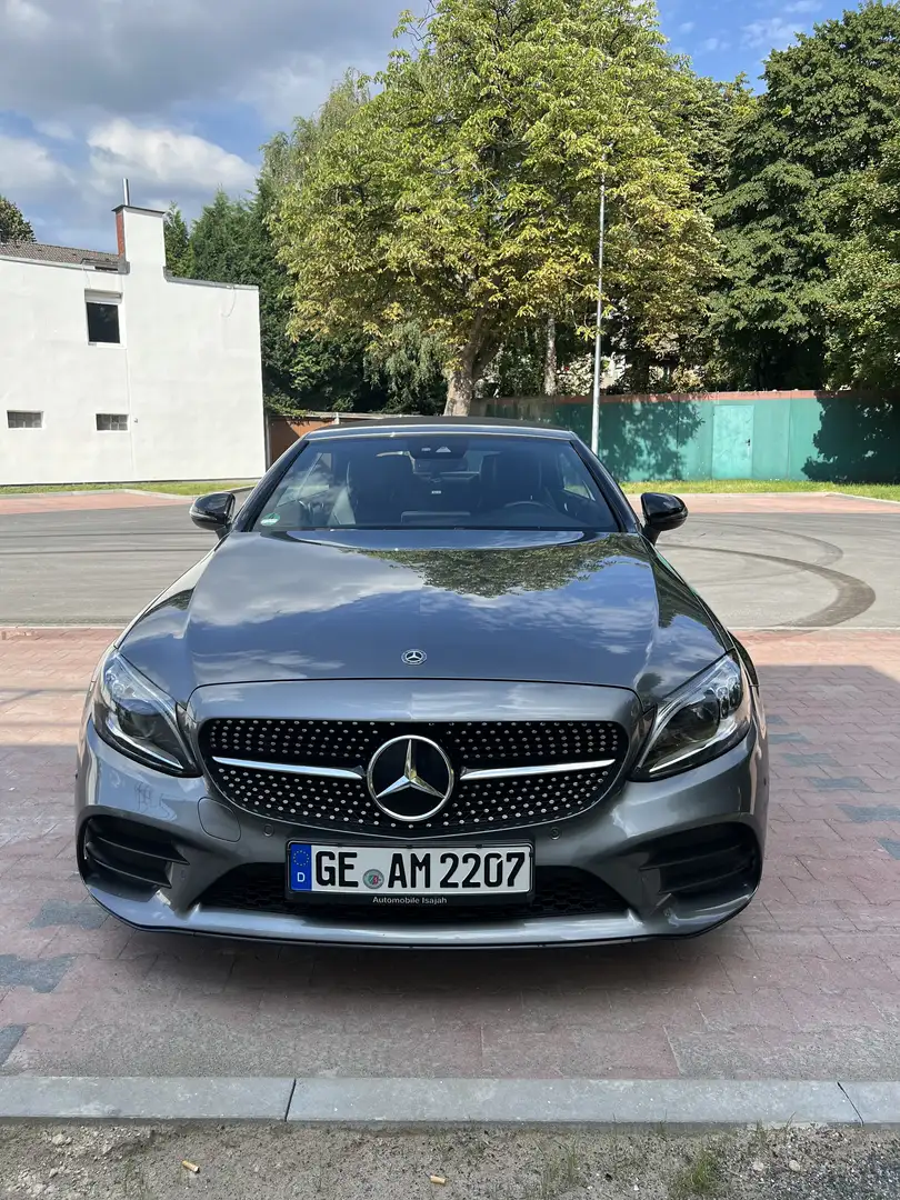Mercedes-Benz C 300 Cabrio 9G-TRONIC AMG Line Šedá - 2