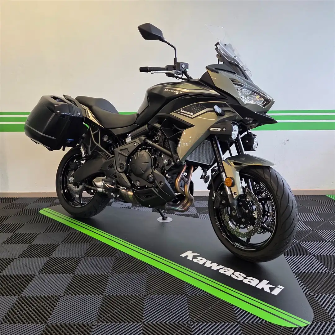 Kawasaki Versys 650 Tourer Plus vom Kawasaki-Vertragspartner Augsburg Gold - 1