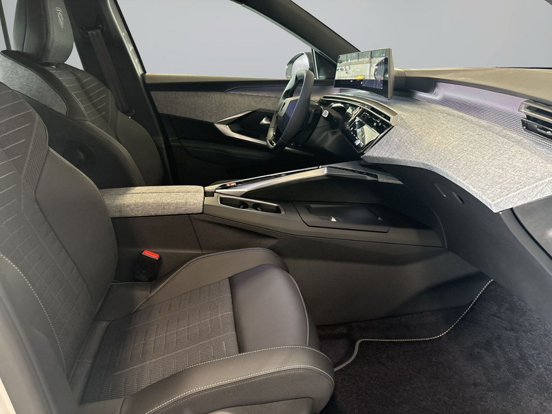 Peugeot 5008 GT Panoramaglasdach, elektr. Heckklappe — photo 13