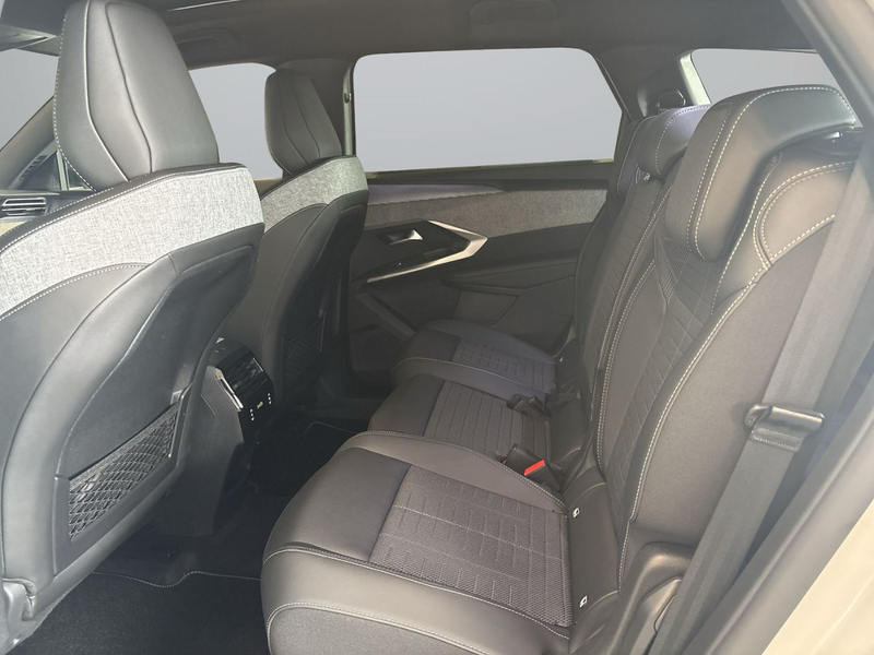Peugeot 5008 GT Panoramaglasdach, elektr. Heckklappe — photo 10