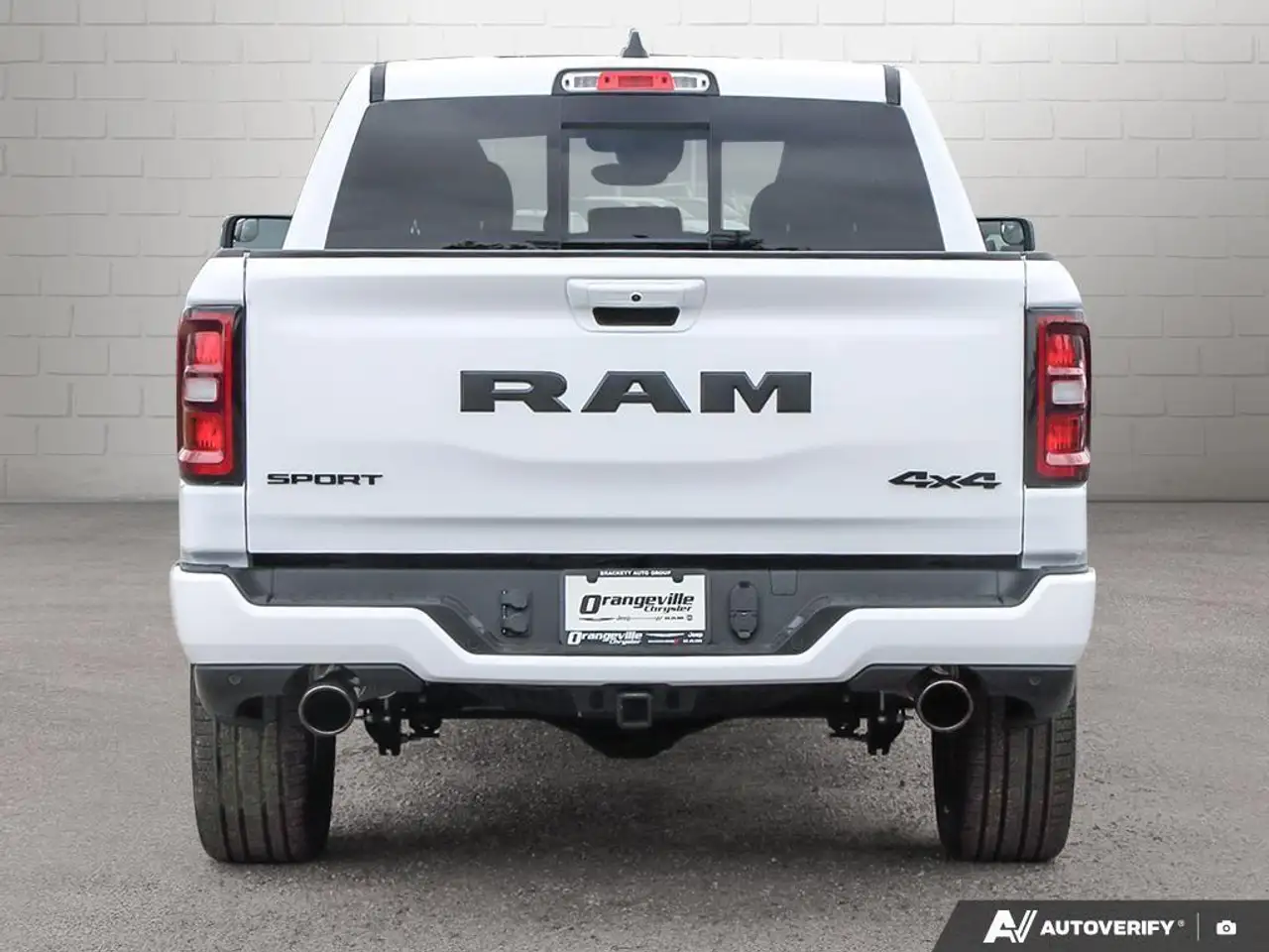 RAM 1500 снимка RAM 1500