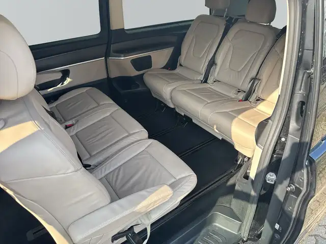 Mercedes-Benz 250 view 9