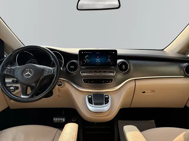 Mercedes-Benz 250 view 7
