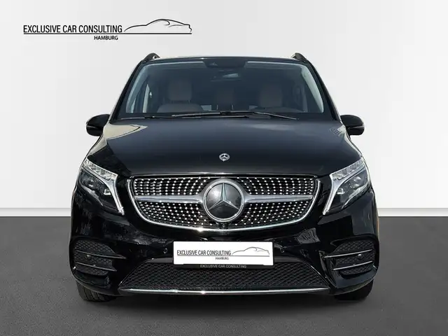 Mercedes-Benz 250 view 2