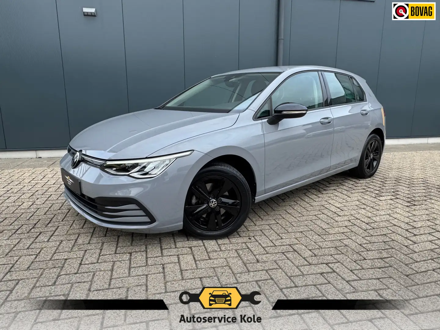 Volkswagen Golf 1.0 eTSI Automaat Life * Navigatie * Camera * Virt Grau - 1