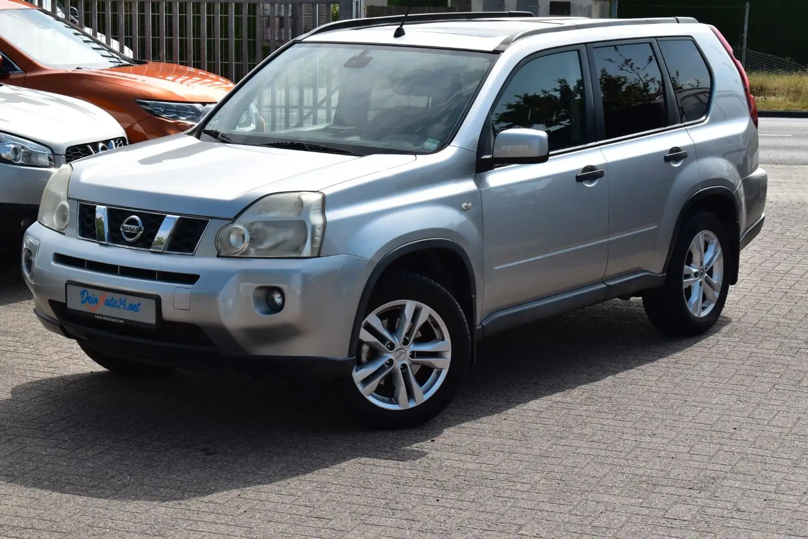 Nissan X-Trail SE 4X4 2.Hand|Panorama|AHK|Klimaaut.|TÜV Argent - 1