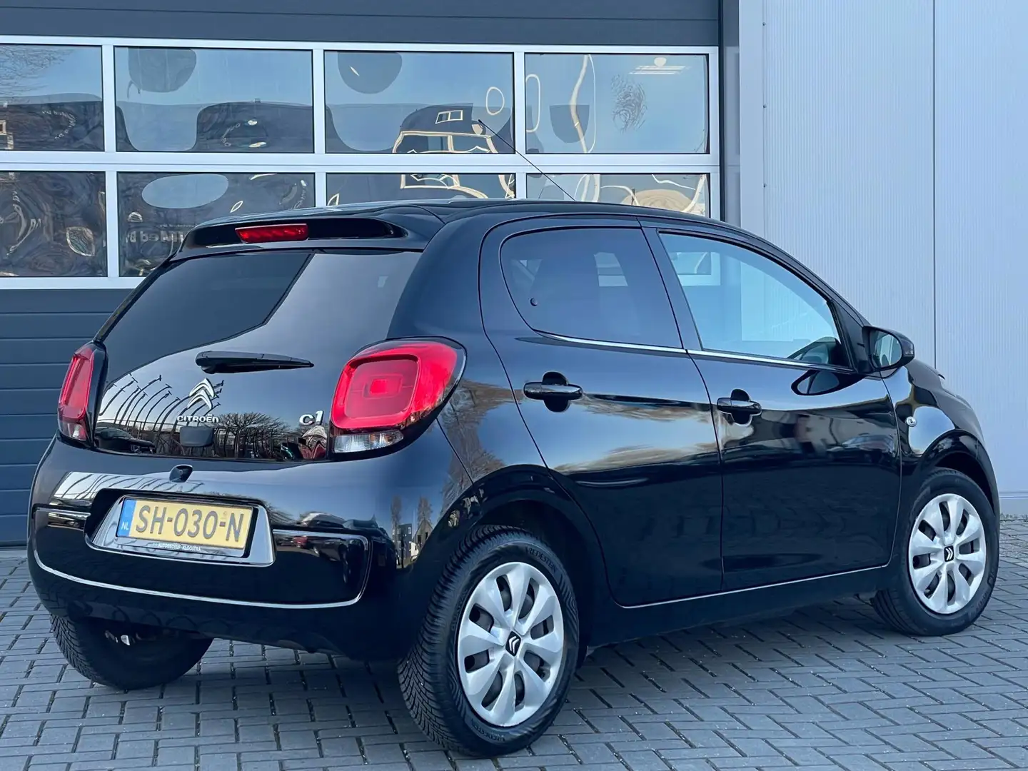 Citroen C1 1.0 e-VTi Feel | Airco | Cruise control | Elektris Zwart - 2