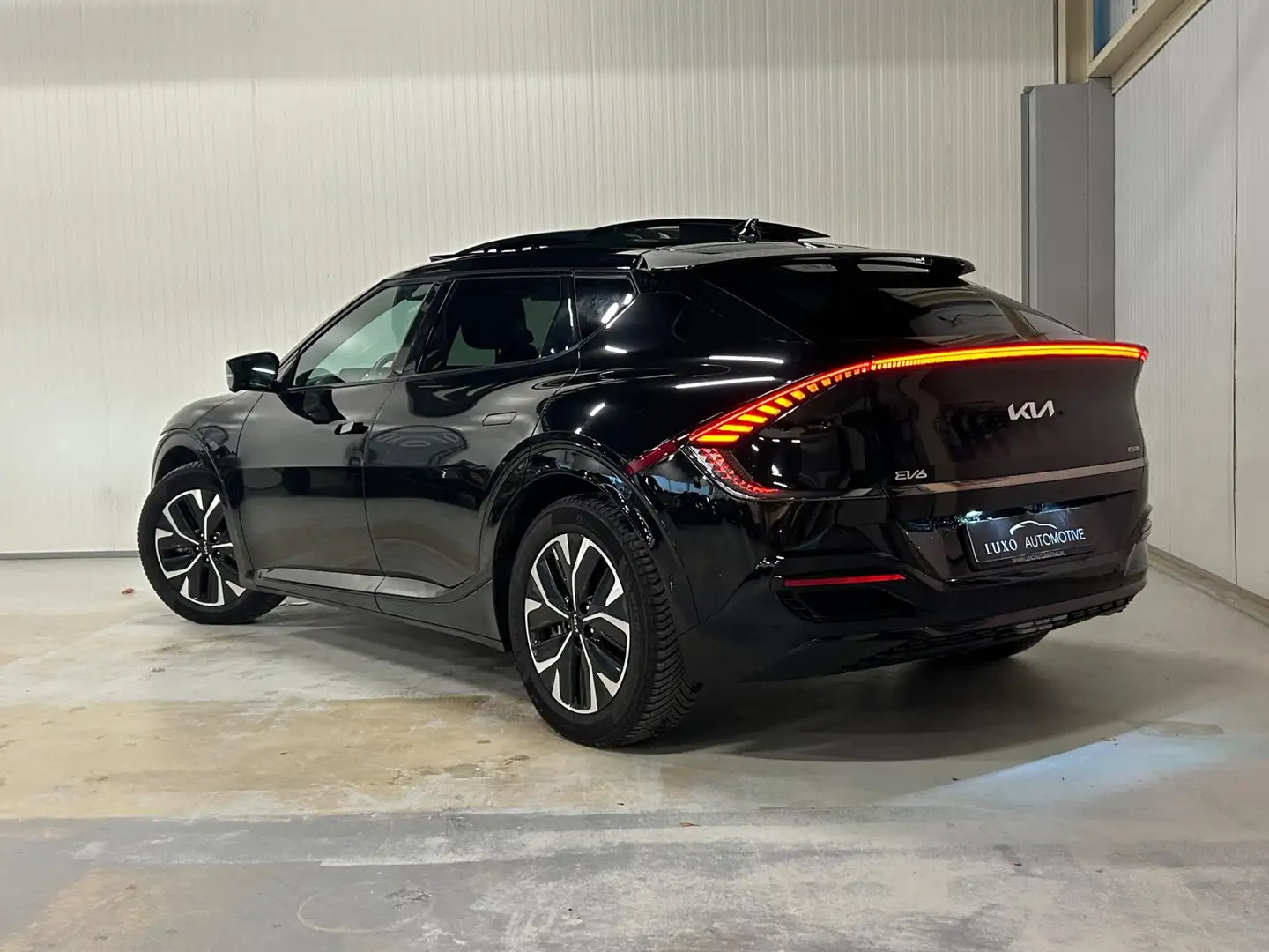 Kia EV6 GT-Line 77.4 kWh | NAP | PANO | HUD | 360 CAMERA | Zwart - 2