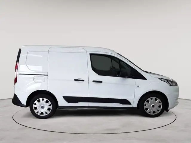 Ford Transit view 3