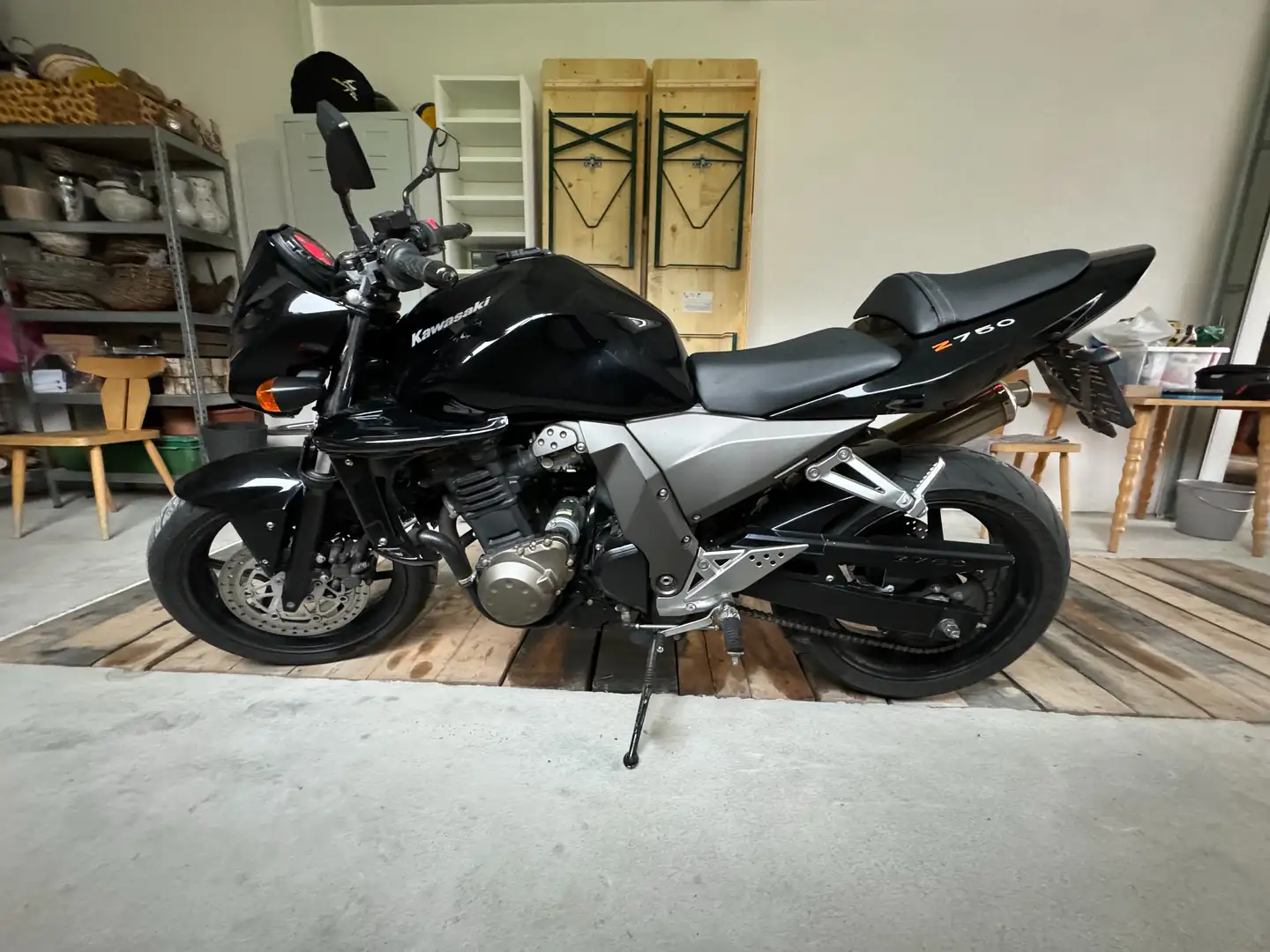 Kawasaki Z 750 Negru - 1