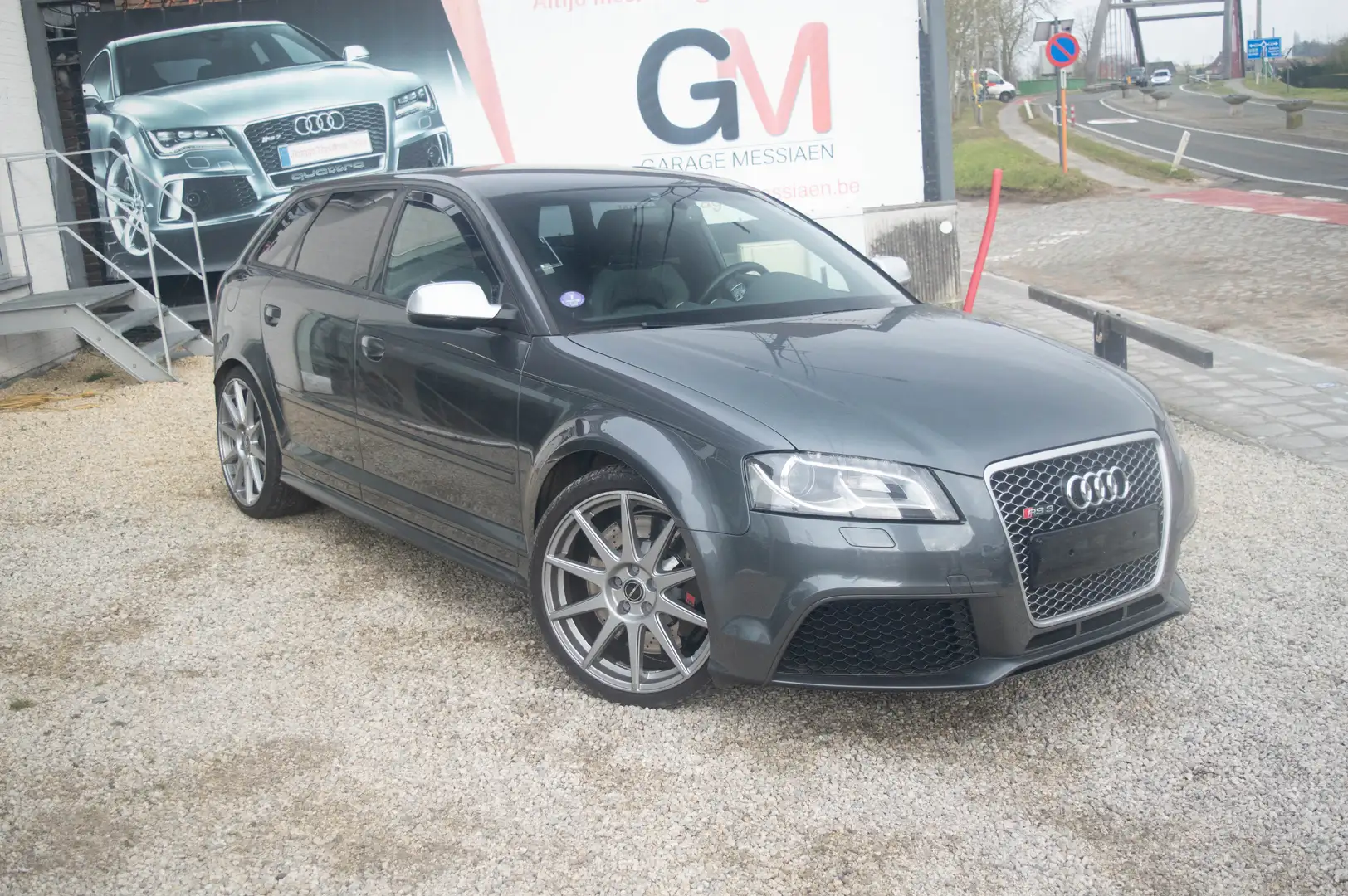 Audi RS3 Sportback 2.5 TFSI Quattro S tronic Grijs - 2