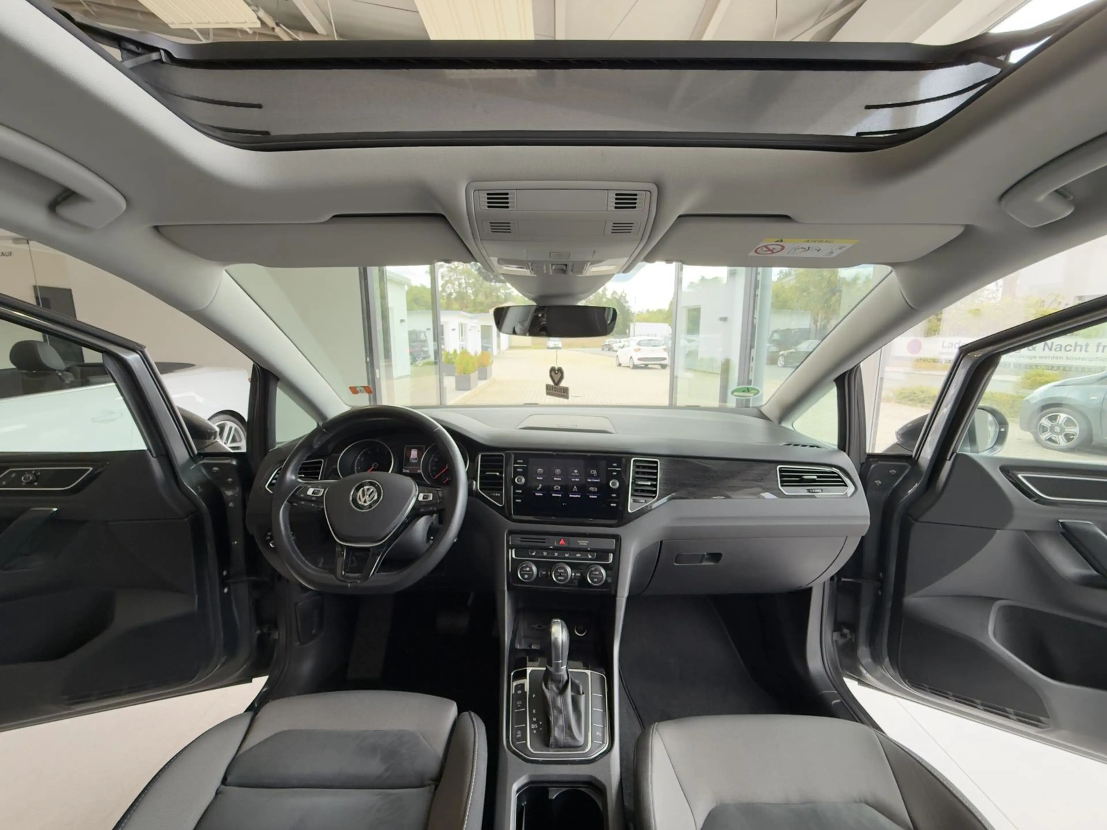 Volkswagen Golf Sportsvan 1.5 TSI ACT Highline LED*PDC*SHZ* — photo 8