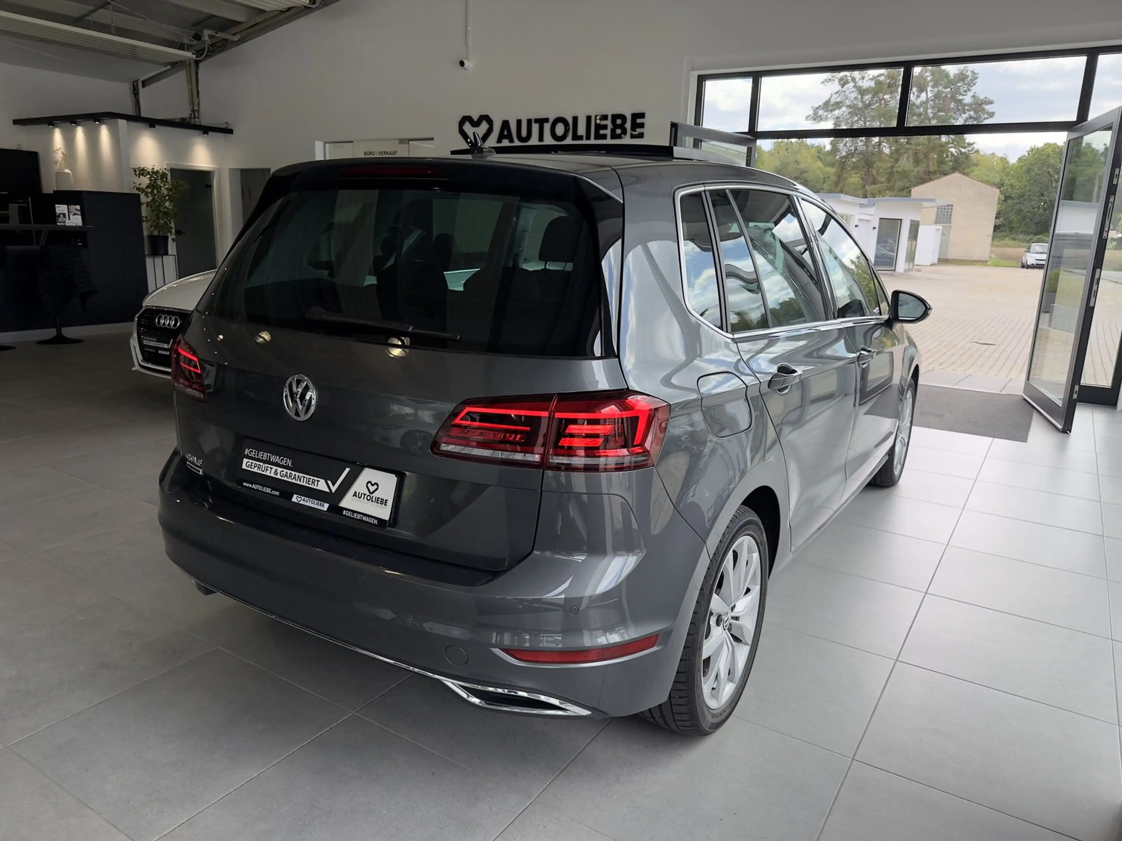 Volkswagen Golf Sportsvan 1.5 TSI ACT Highline LED*PDC*SHZ* — photo 3