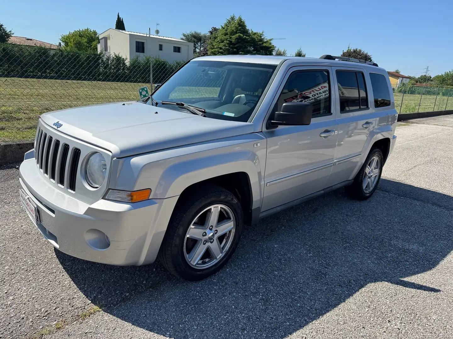 Jeep Patriot Patriot 2.2crd Limited 4wd"engine Mercedes" Срібний - 1