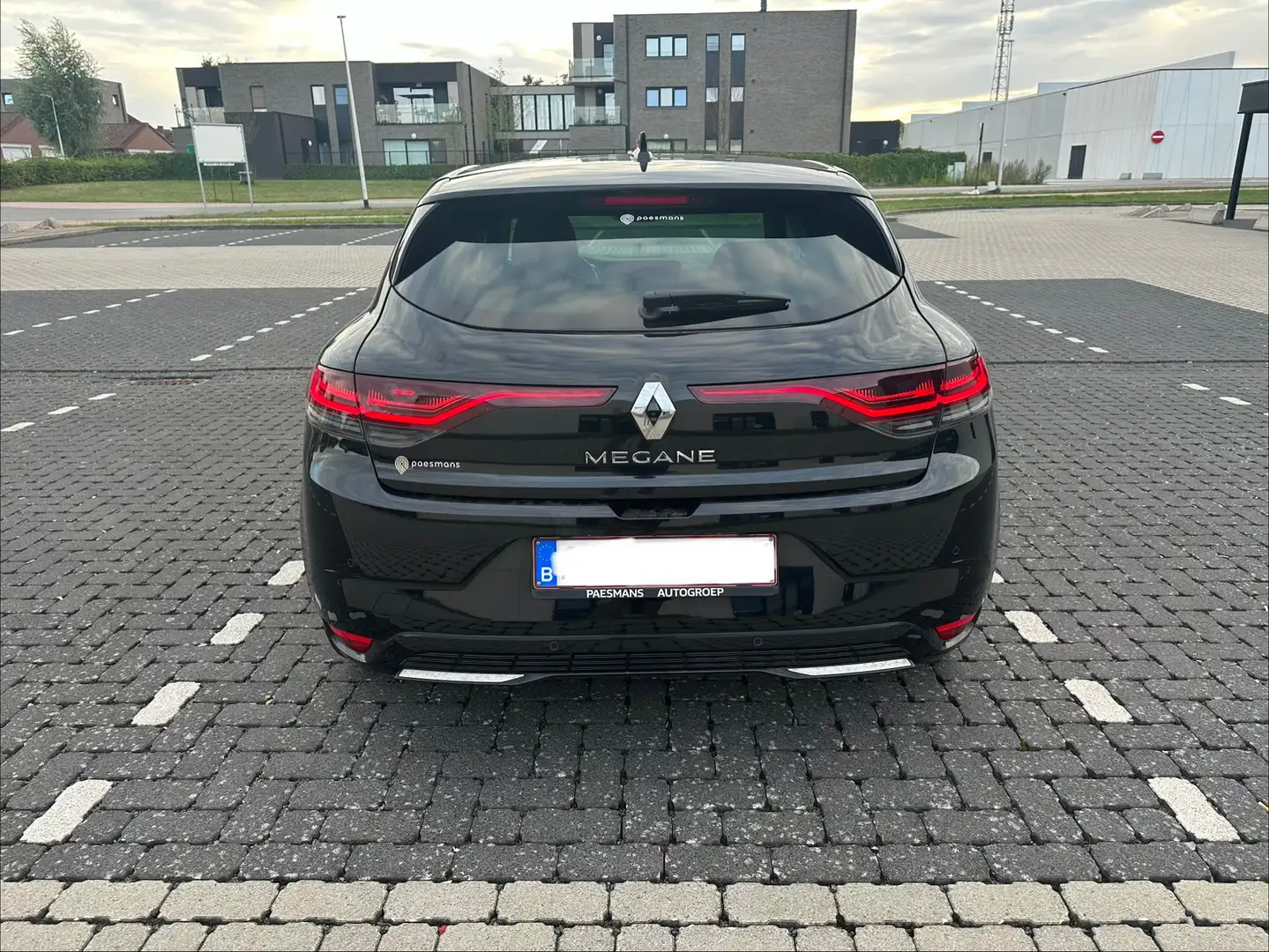 Renault Megane Megane TCe 140 GPF INTENS Zwart - 2