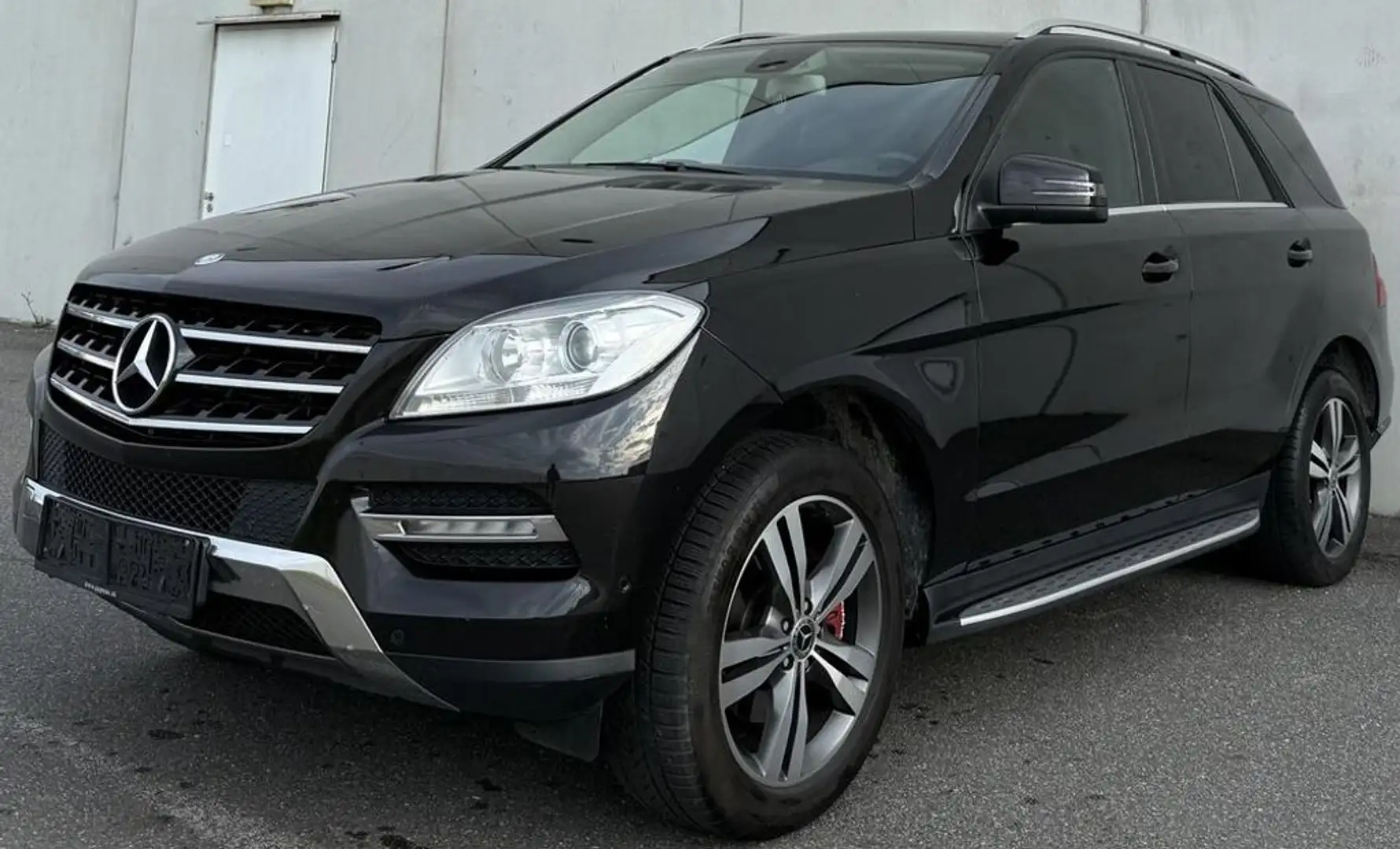 Mercedes-Benz ML 350 BlueTec Schwarz - 2