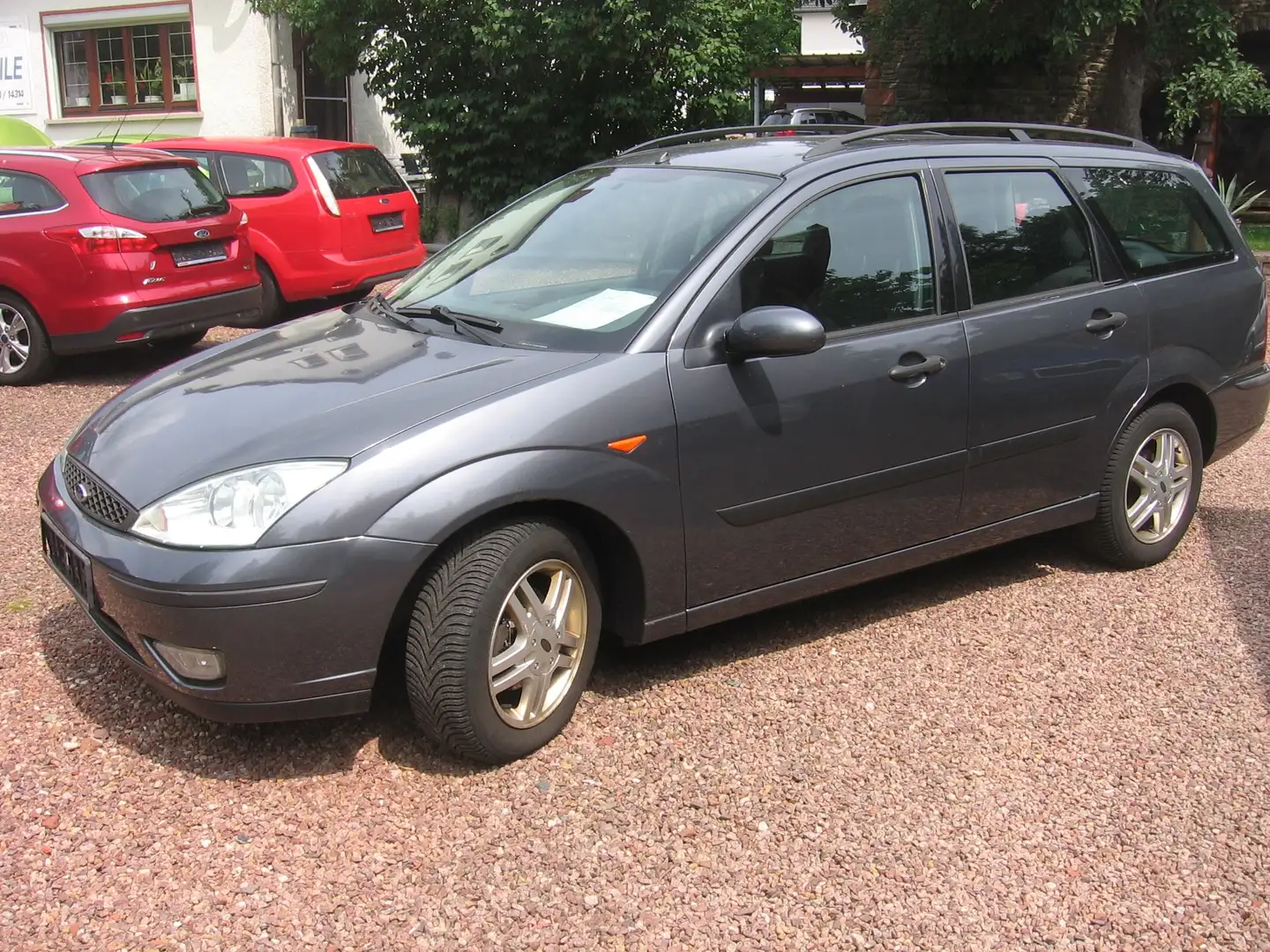 Ford Focus 1.8 Turnier Futura Gris - 1