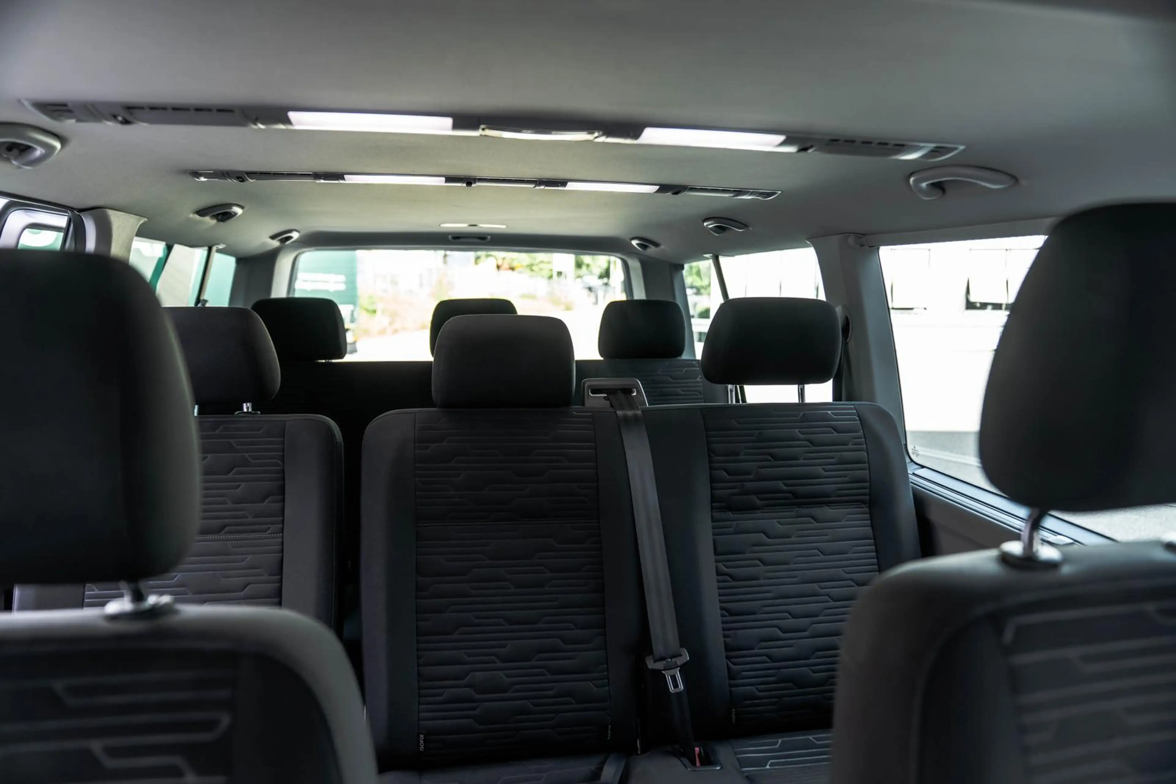 Volkswagen T6.1 Transporter T6.1 Caravelle Comfortline 2.0 TDI — photo 6