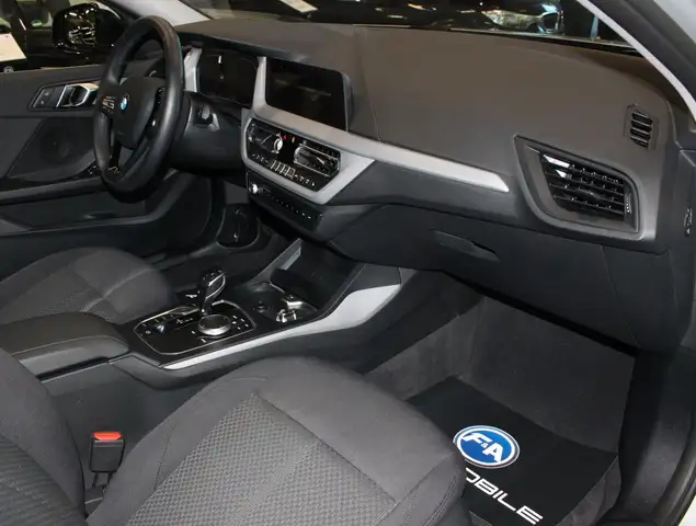 BMW 1 Series view 9
