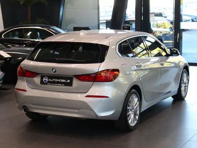 BMW 1 Series view 5