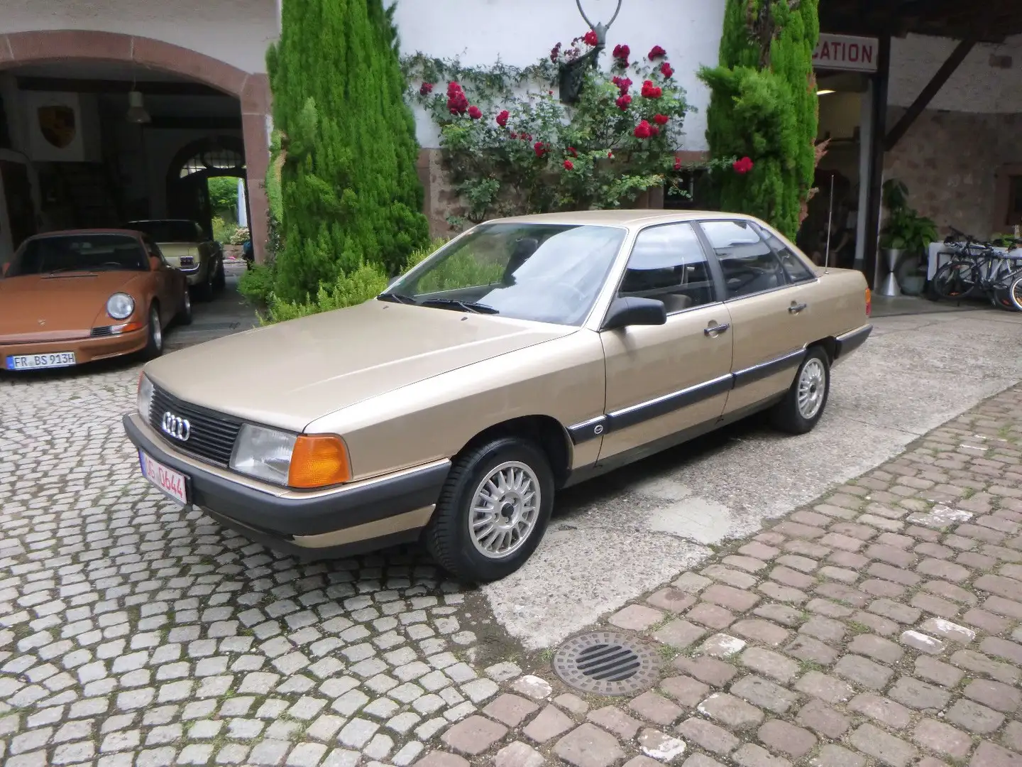 Audi 100 CC 5-ZYLINDER, Velours, orig in TOP ZUSTAND Or - 1