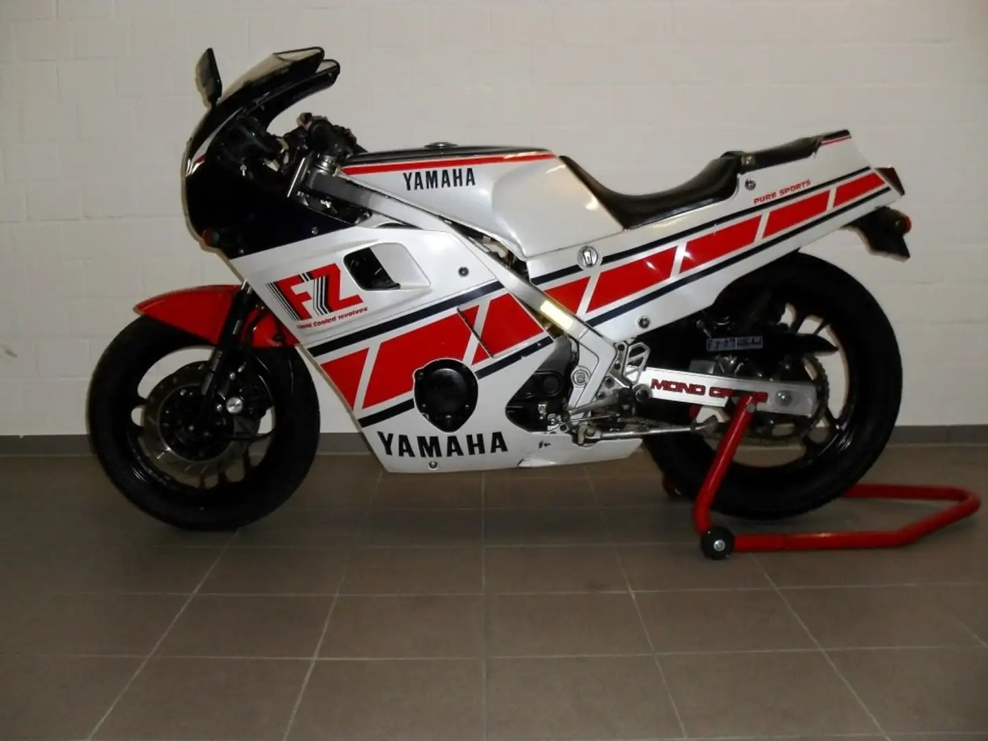 Yamaha FZ400R Typ 46X Weiß - 1