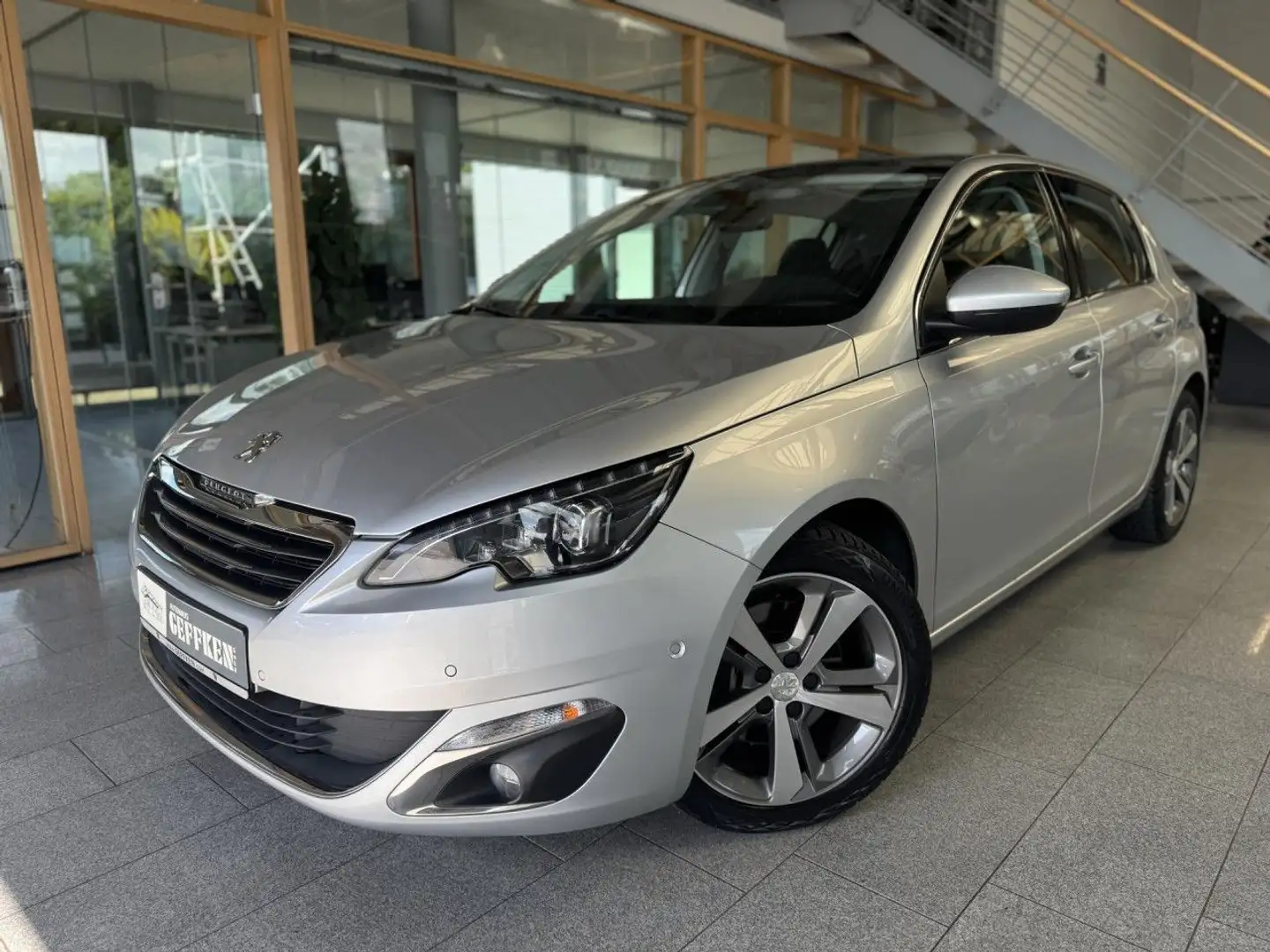 Peugeot 308 155 THP Allure, Kamera, Panoramadach! Navi LED Grau - 1