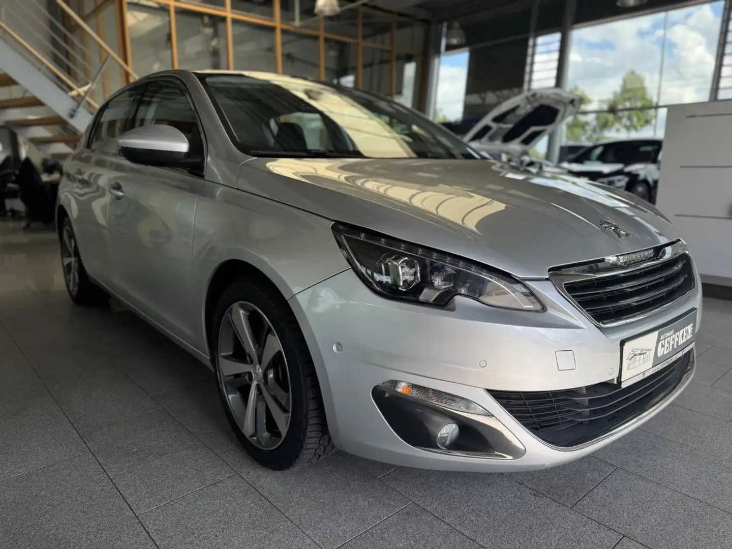 Peugeot 308 155 THP Allure, Kamera, Panoramadach! Navi LED Grau - 2