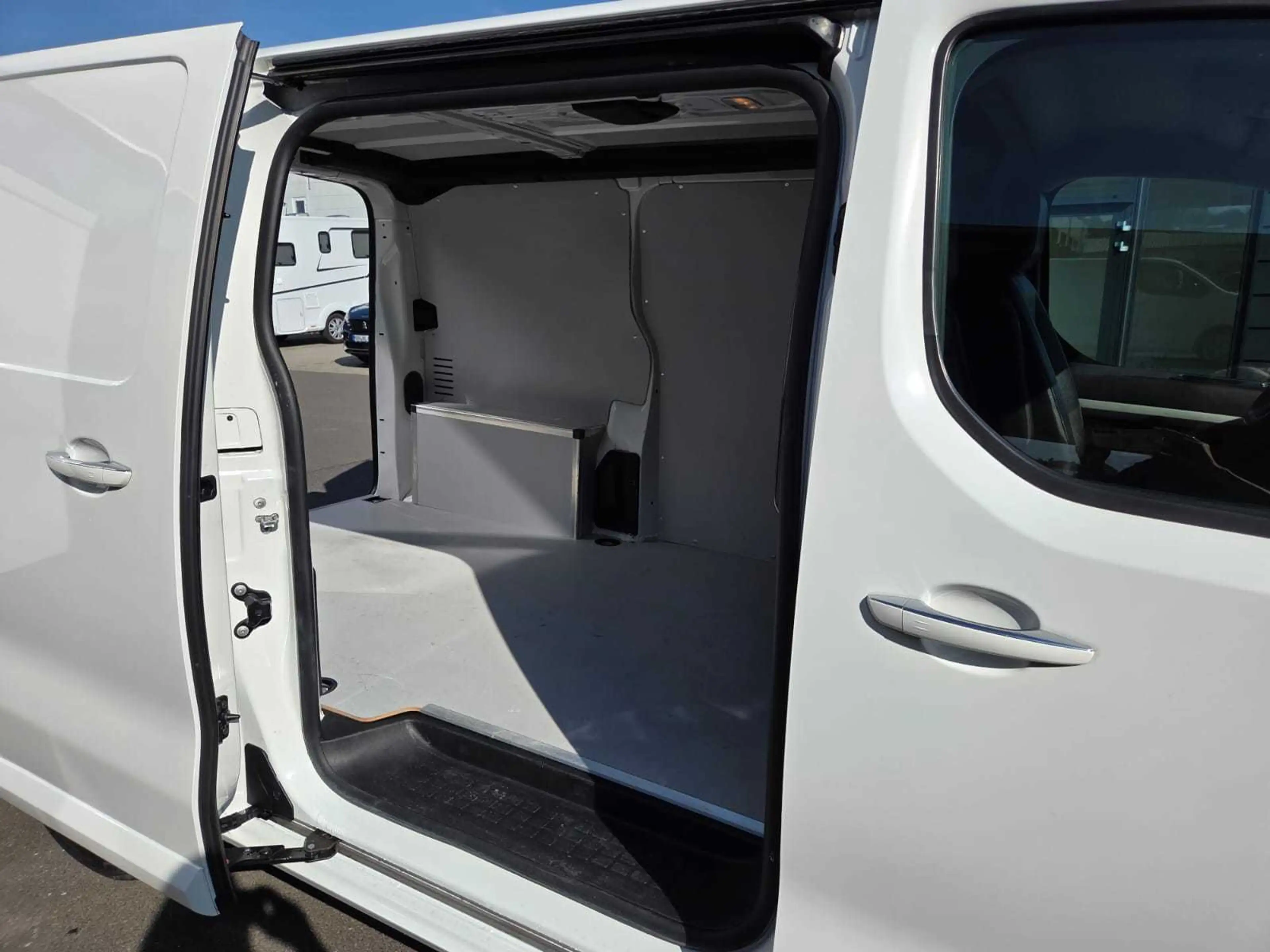 Fiat Scudo Kastenwagen SX L2 2.0 145MT6 NAV+Klimaauto — photo 9