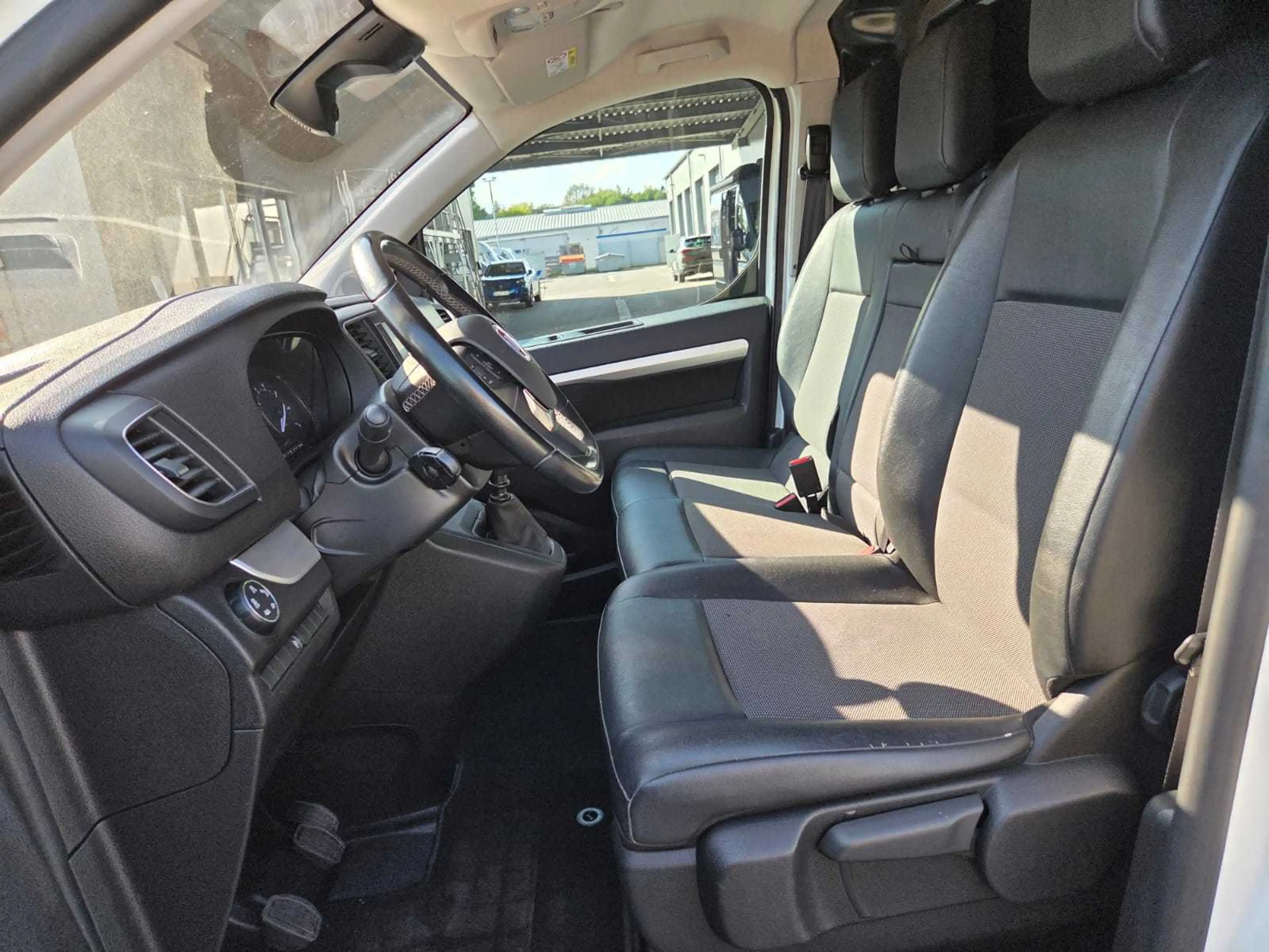 Fiat Scudo Kastenwagen SX L2 2.0 145MT6 NAV+Klimaauto — photo 13
