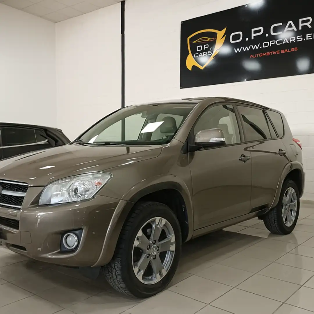 Toyota RAV 4 2.2D-4D Executive Cross Sport 4x4 Beige - 1
