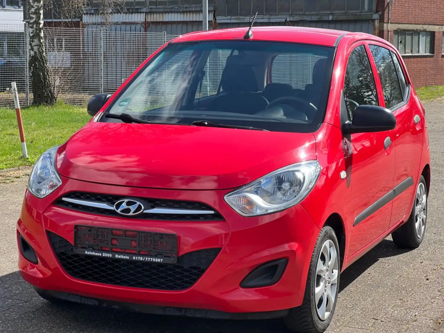 Hyundai i10 FIFA WM Edition Rojo - 1