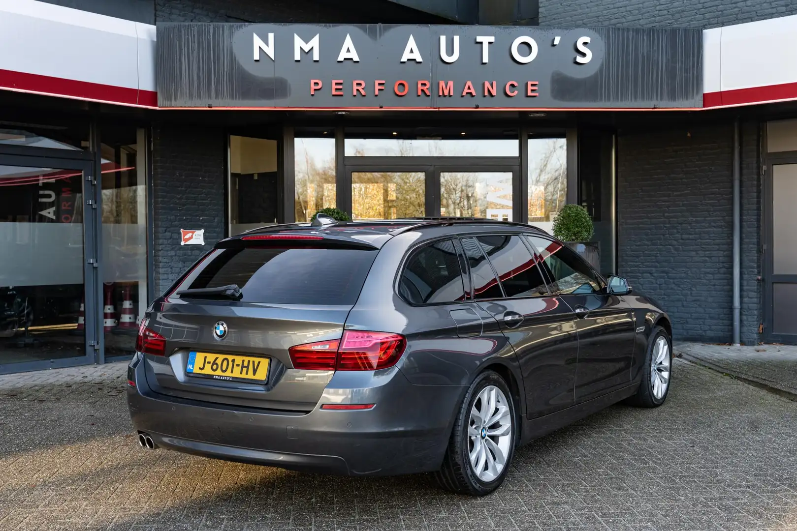 BMW 530 5-serie Touring 530xd High Executive PANO / BTW AU Gris - 2