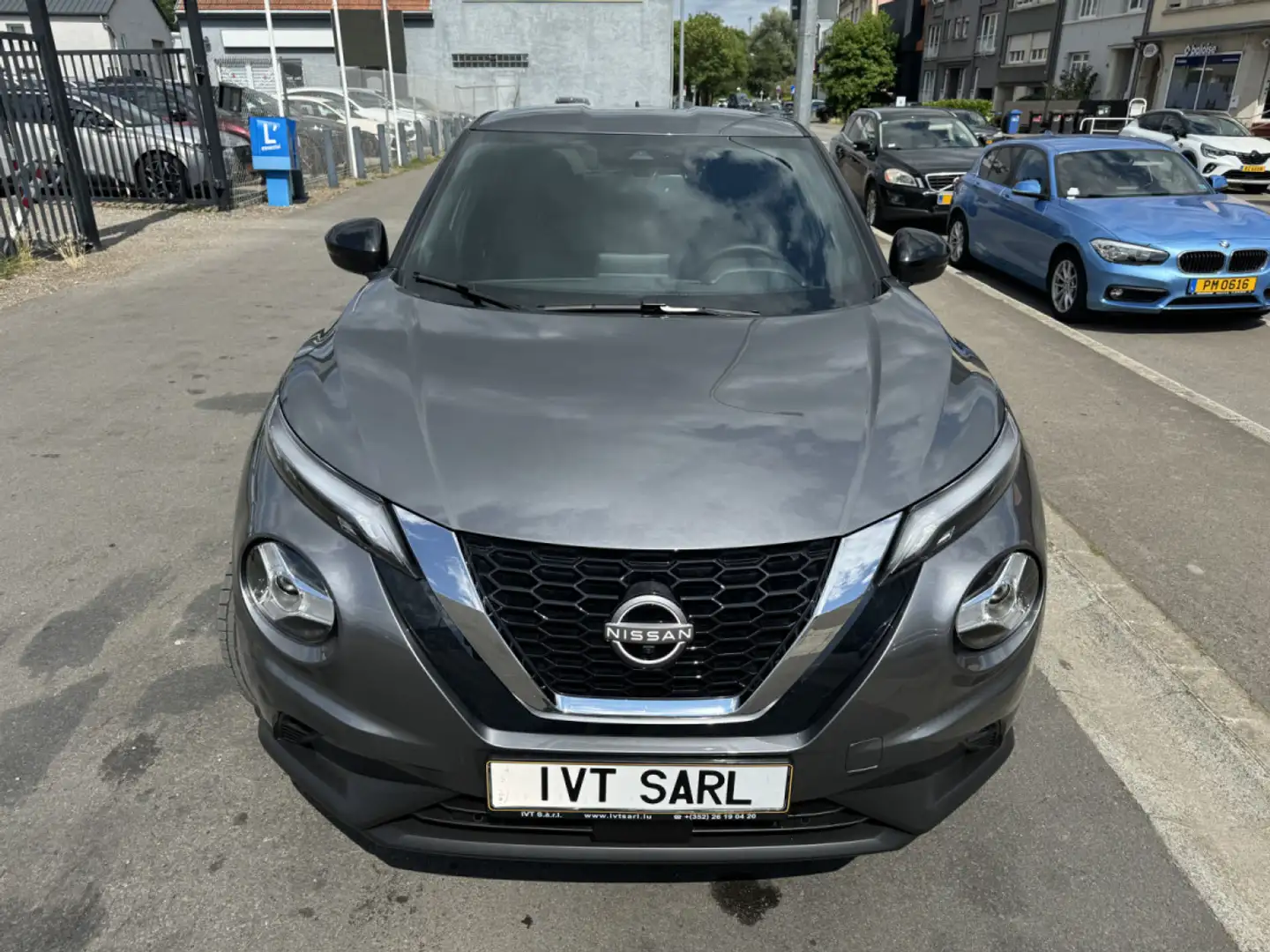 Nissan Juke 1.0 DIG-T 7DCT TEKNA AUTO Gris - 2